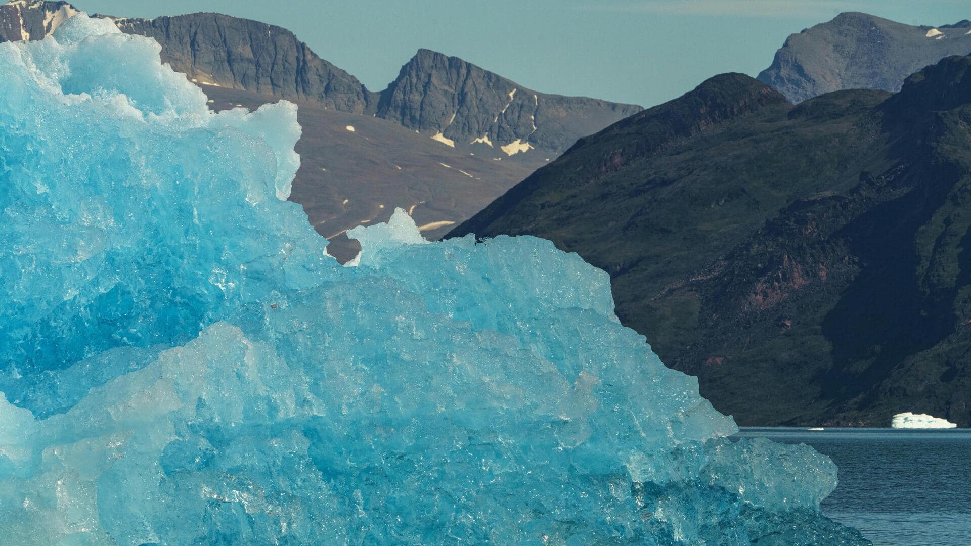 Menjelajahi Keindahan Fjordland di Tasiilaq, Greenland