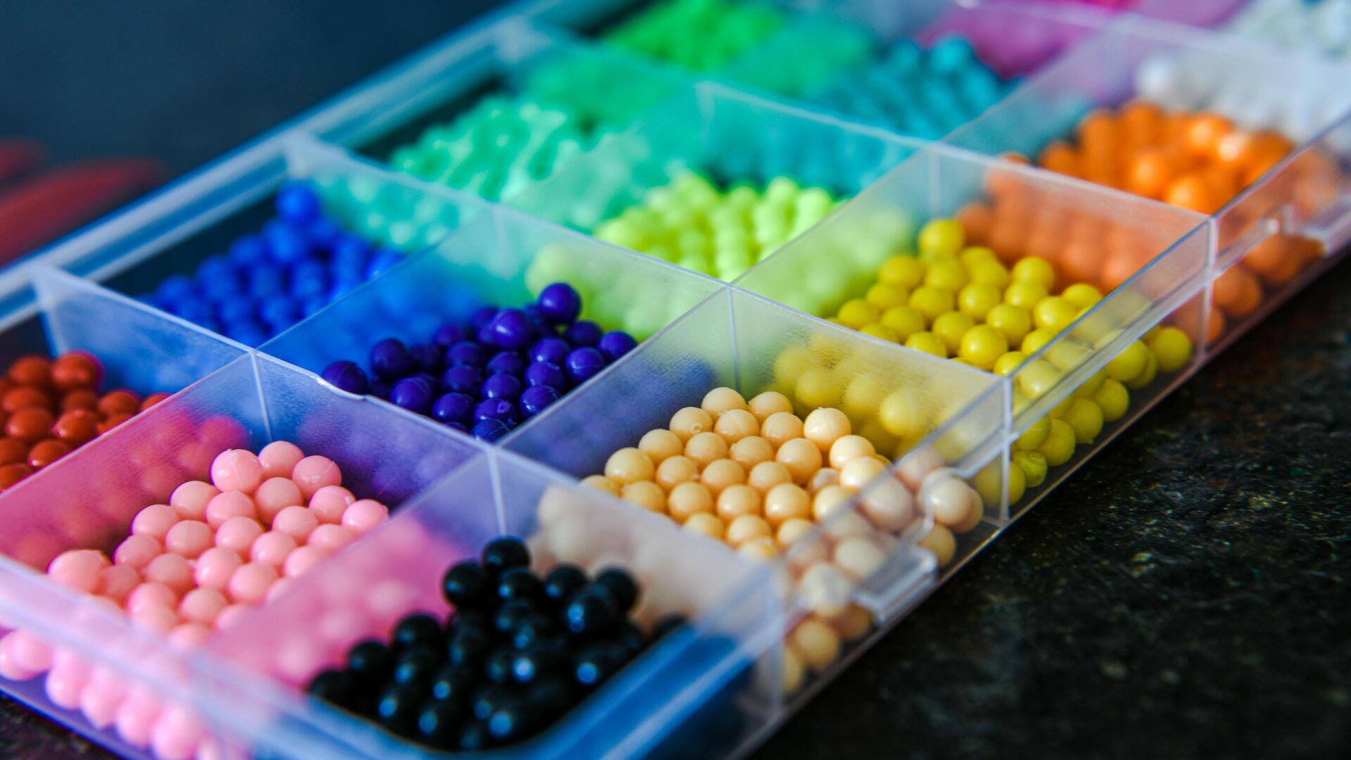 Cara inovatif mengintegrasikan manik-manik ke dalam fesyen sehari-hari