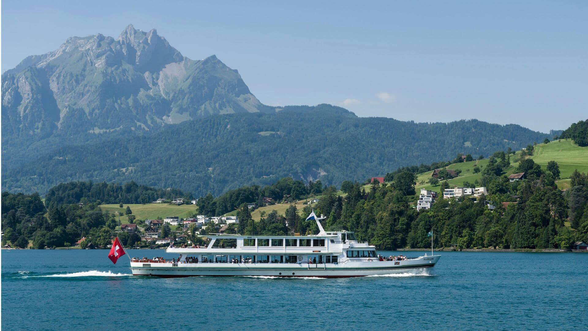 Menikmati Keindahan Danau dan Pegunungan di Swiss