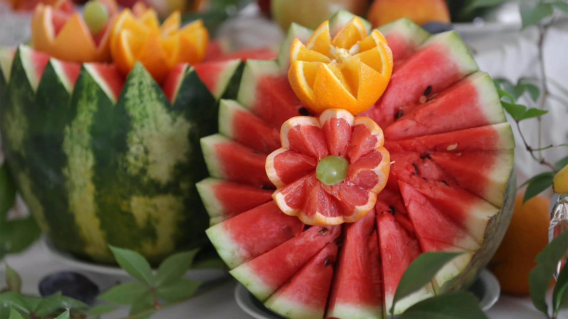 Membuat Kerajinan Buah yang Memukau untuk Hiasan Meja Makan