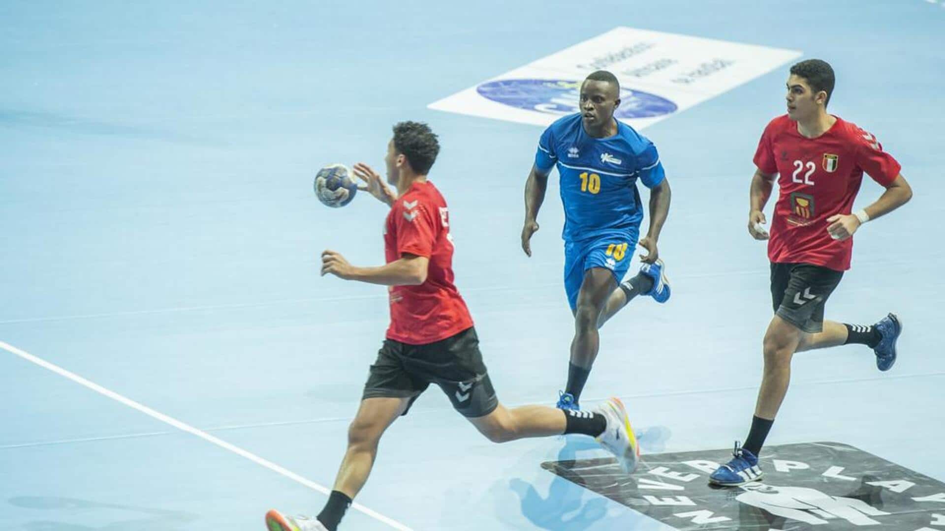 Arti isyarat tangan wasit dalam handball Arti isyarat tangan wasit dalam handball