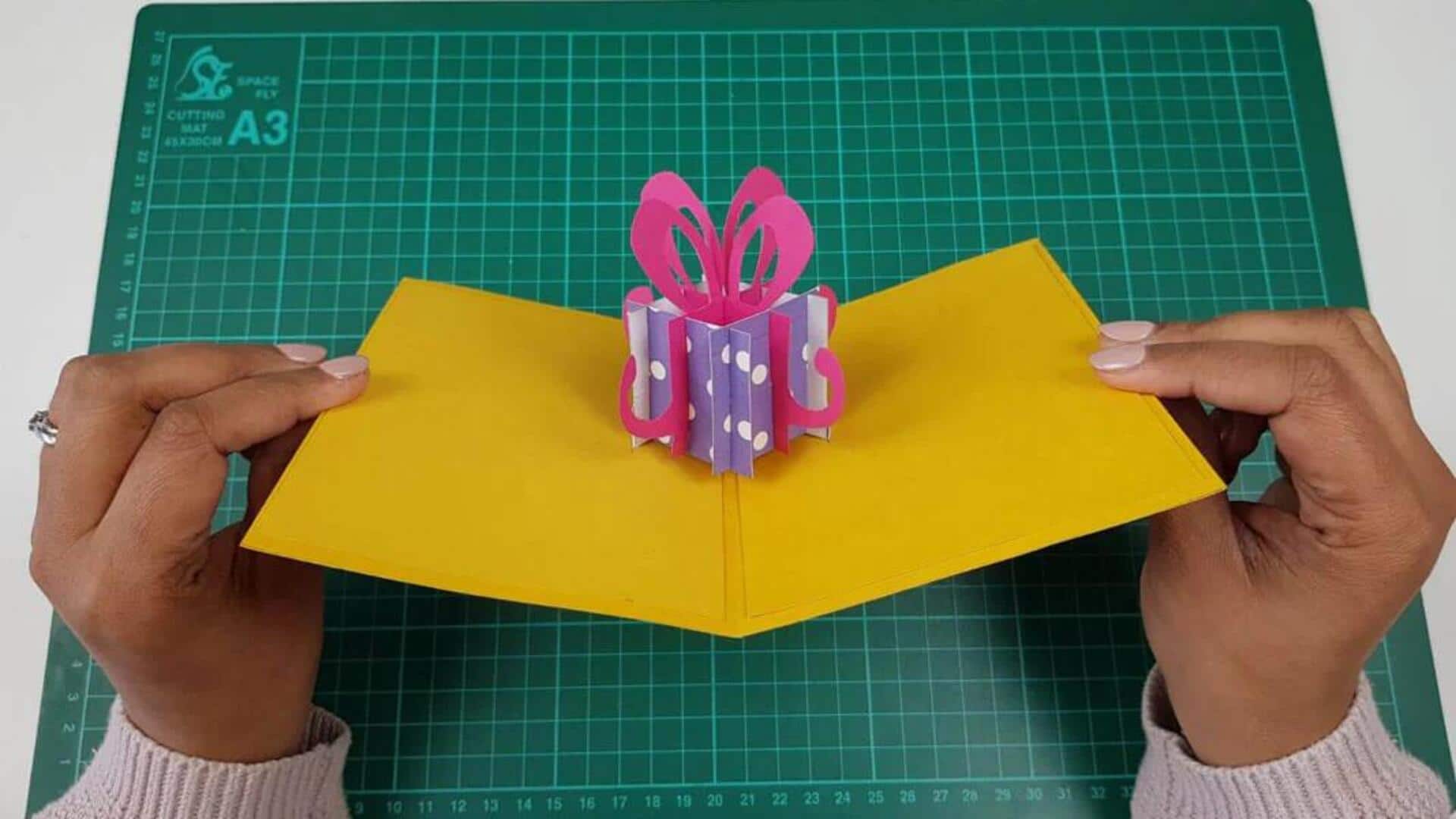 Cara Membuat Kartu Pop-Up untuk Acara Spesial