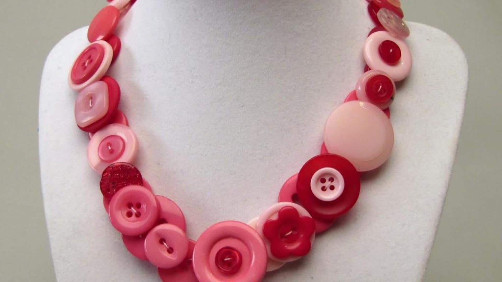 Kalung kancing: Gaya baru dengan elegan