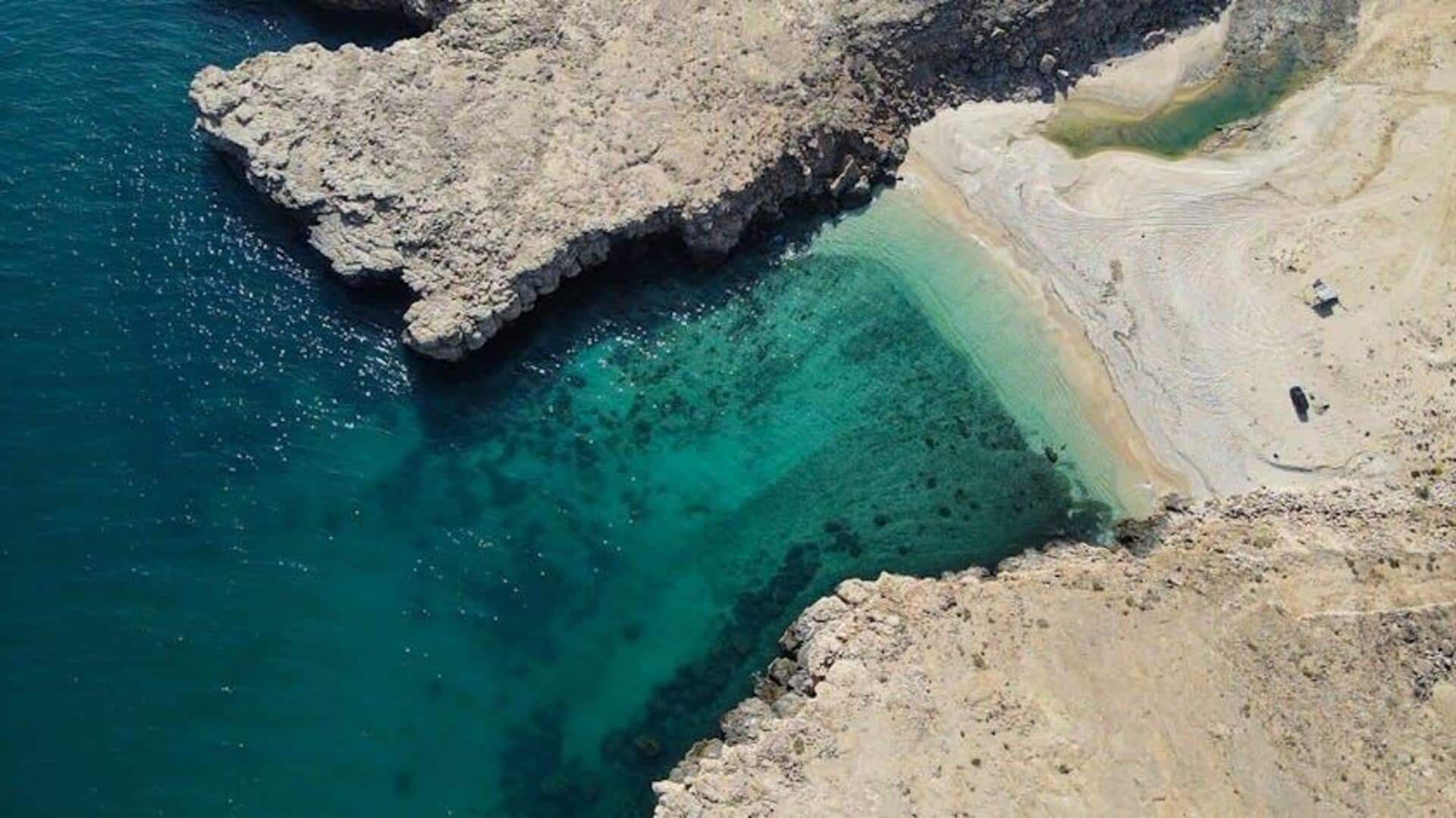 Pantai Tersembunyi di Oman untuk Relaksasi Maksimal