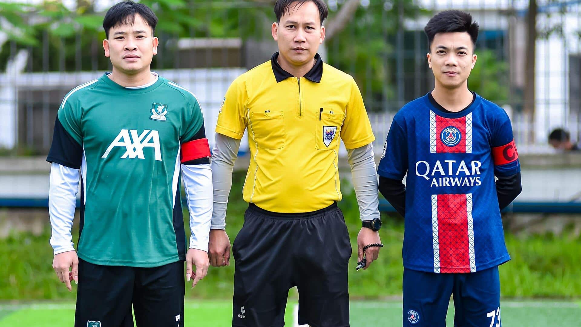 Mengapa kapten sepak bola memakai ban lengan? Penjelasan tradisi
