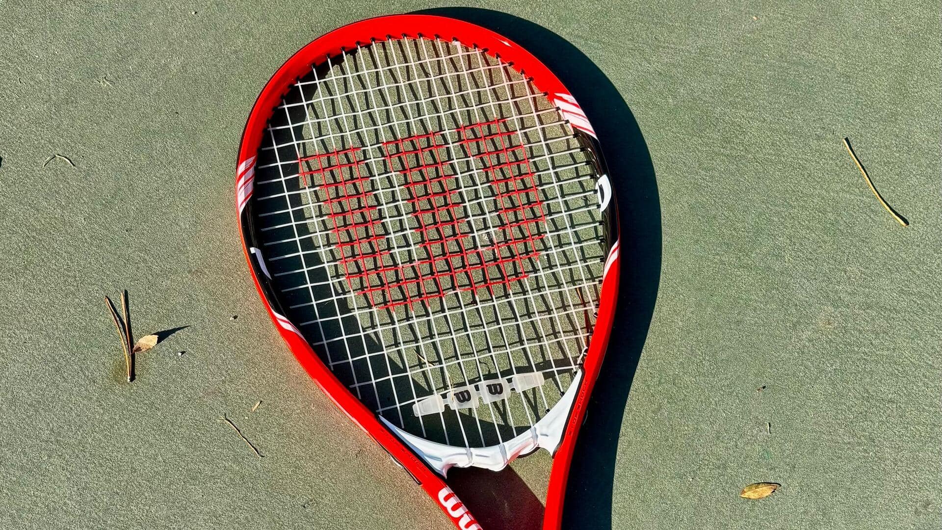 Mengapa raket tenis menggunakan senar nilon?
