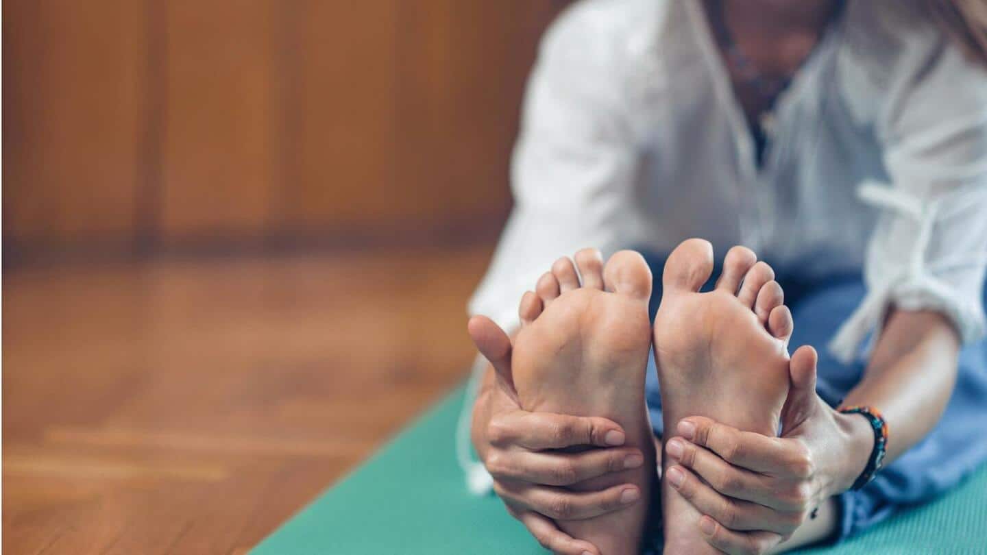 Bentuk kaki Anda tanpa pergi ke gym dengan asana yoga ini