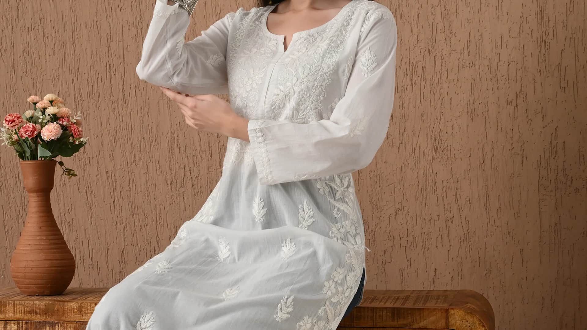 Pola Chikankari inovatif untuk musim semi