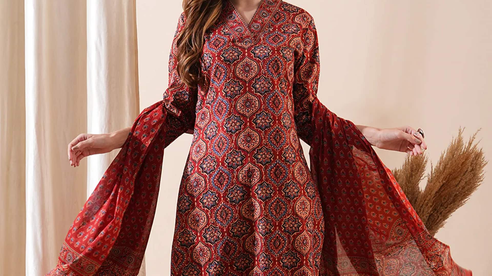 Cetakan etnik mendominasi tren musim panas India