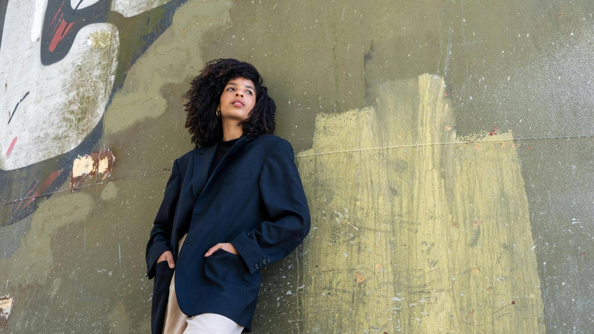 Cara Menata Blazer Oversized dengan Mudah Cara Menata Blazer Oversized dengan Mudah