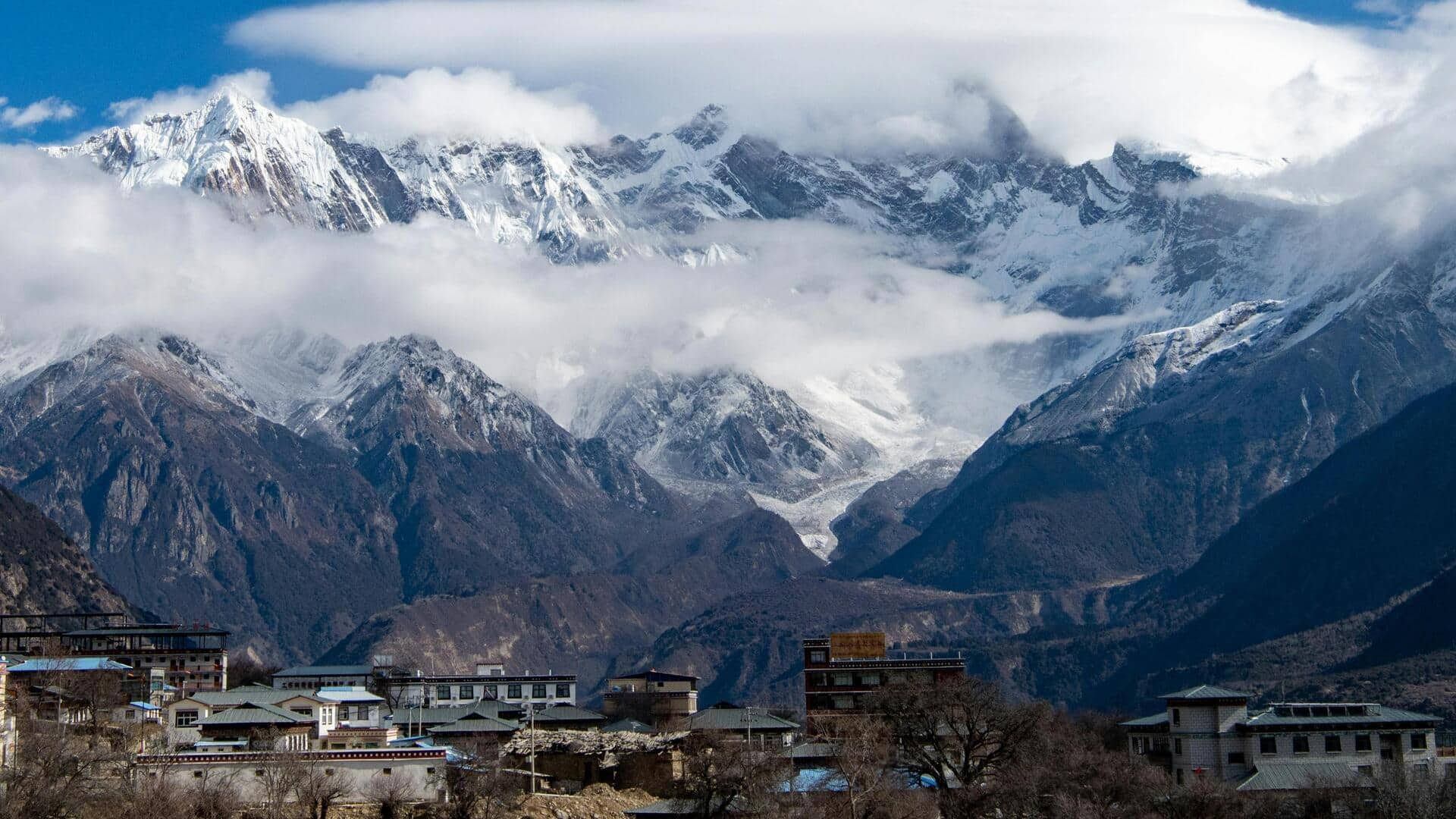 Menjelajahi Keindahan Lembah Suci Gyirong, Tibet