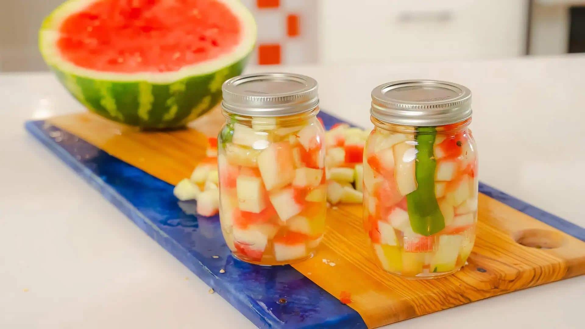 Ubah Kulit Semangka menjadi Olahan Acar Lezat di Rumah