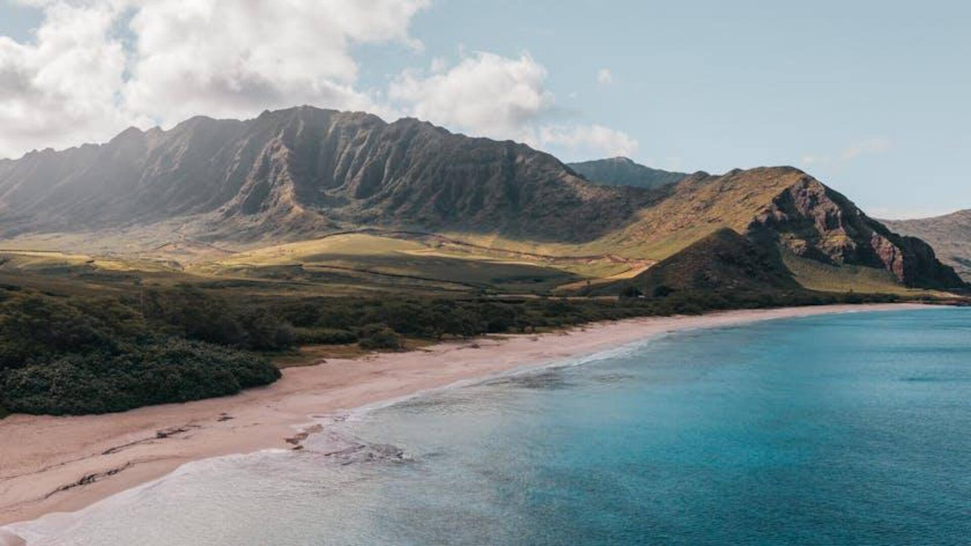 Pemandangan Matahari Terbenam di Hawaii yang Tersembunyi