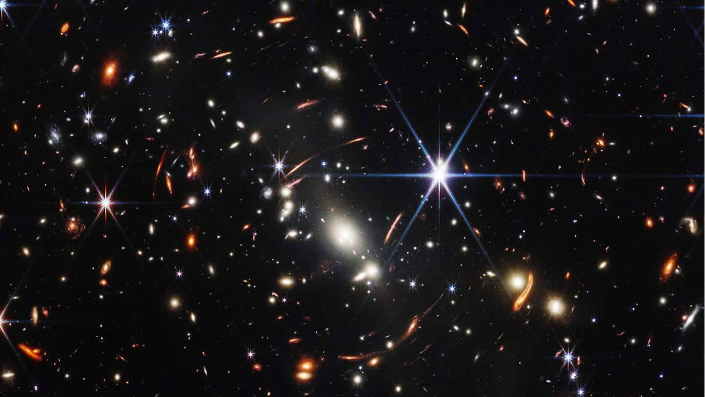 Teleskop James Webb NASA merilis gambar terdalam alam semesta saat ini