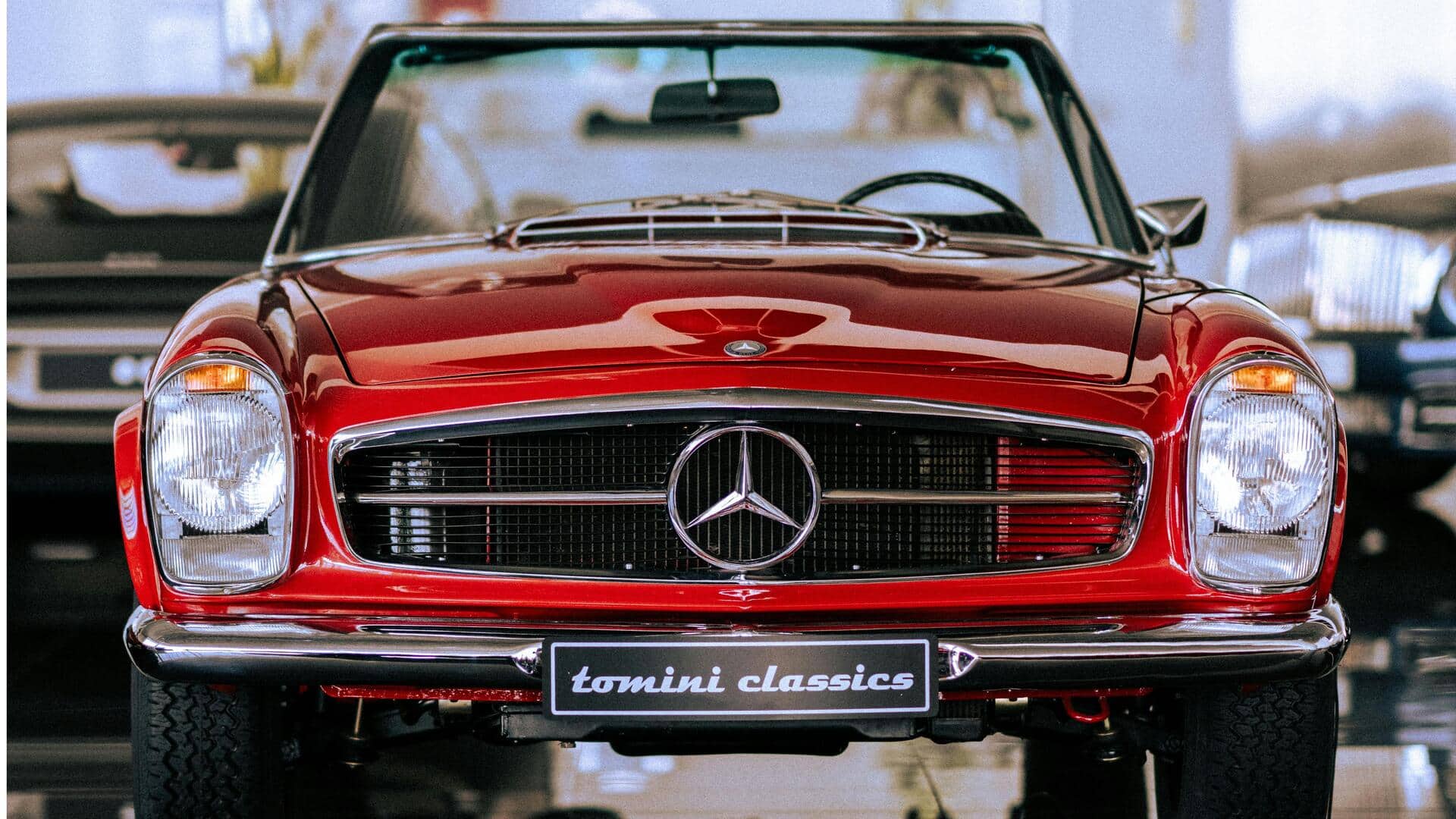 Mobil Klasik Terbuka untuk Rute Indah