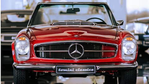 Mobil Klasik Terbuka untuk Rute Indah