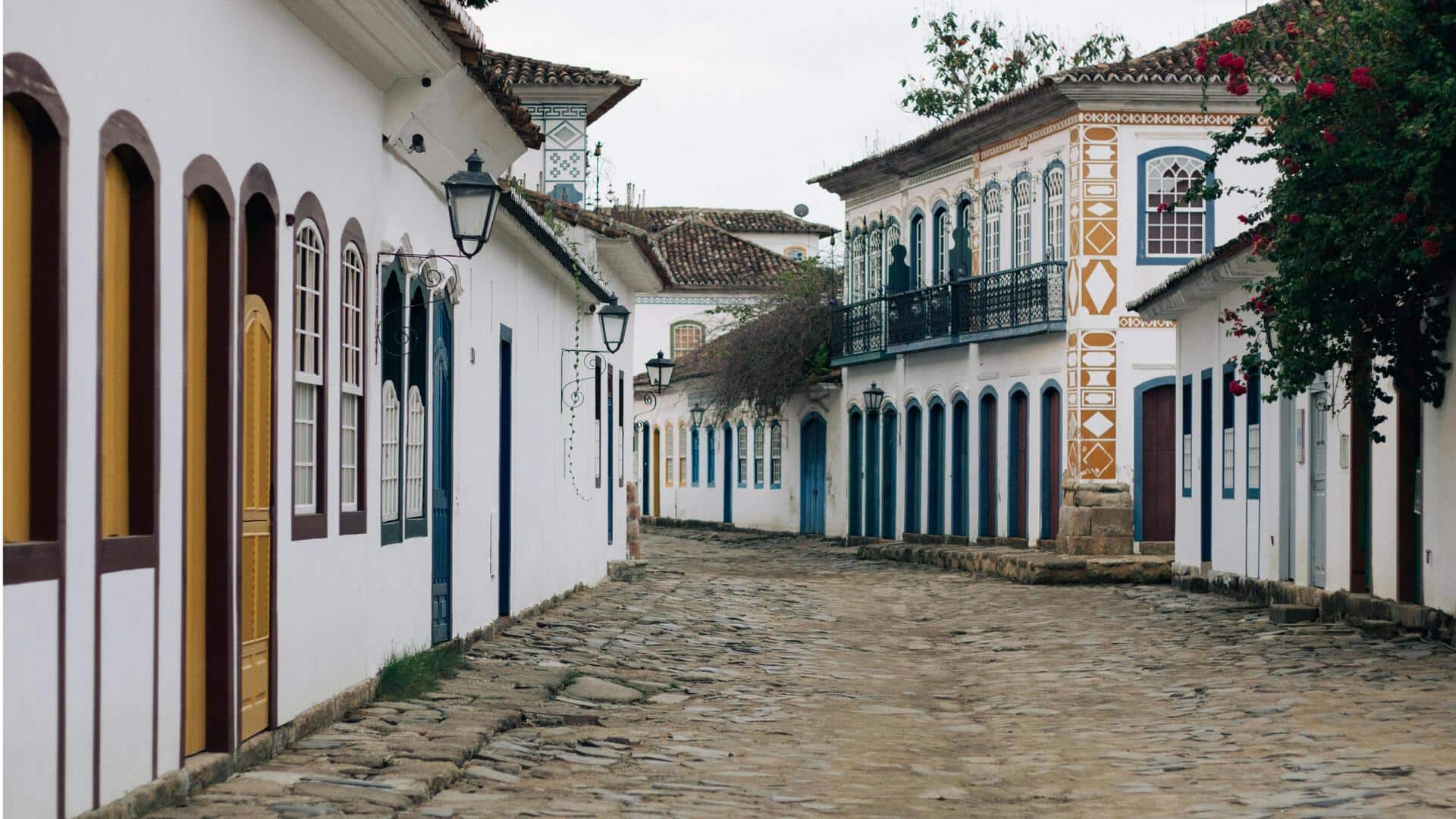 Menjelajahi Jalan Berbatu Paraty, Brasil Menjelajahi Jalan Berbatu Paraty, Brasil