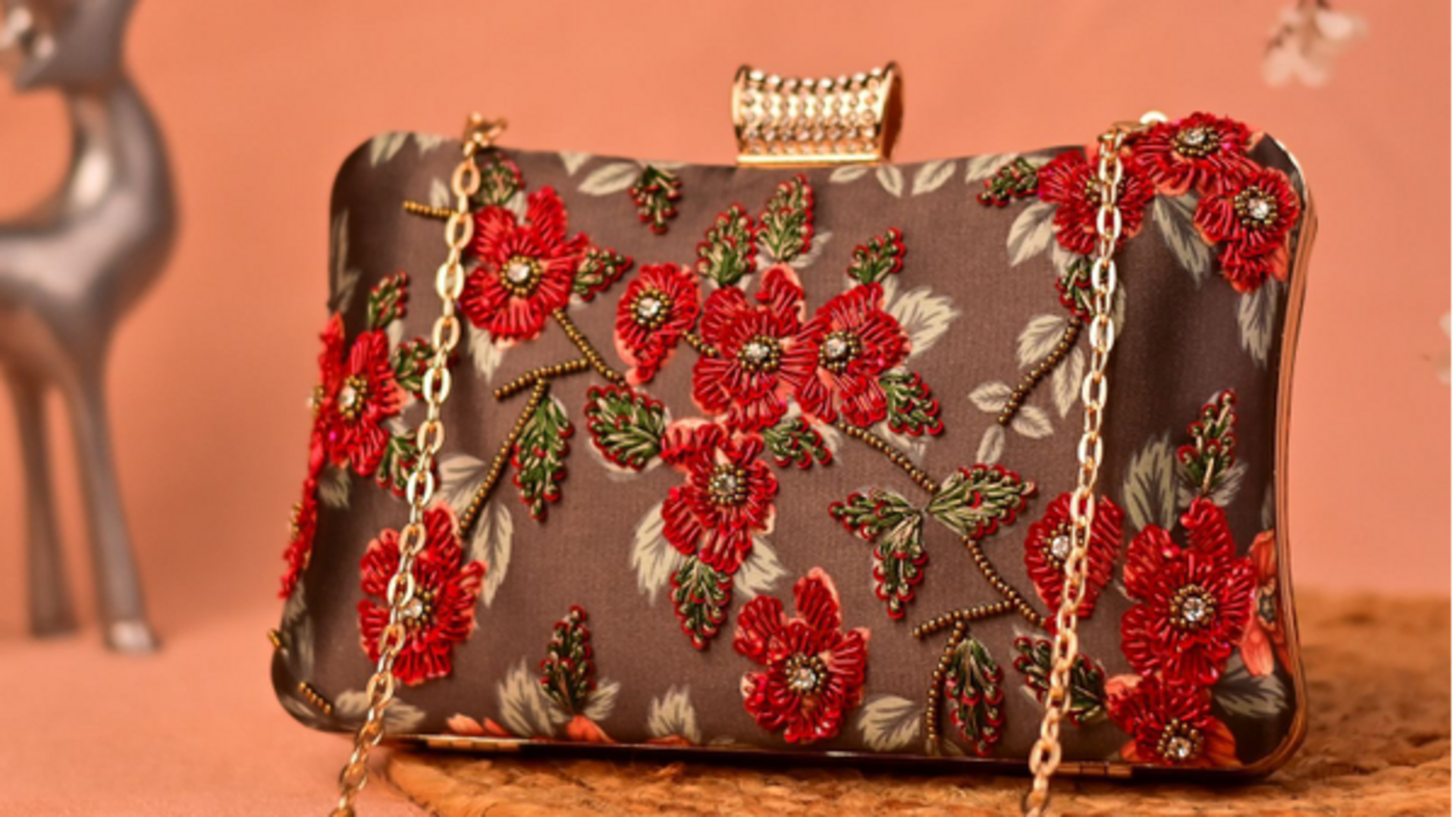 Tas clutch bordir: Aksesori abadi untuk elegansi malam