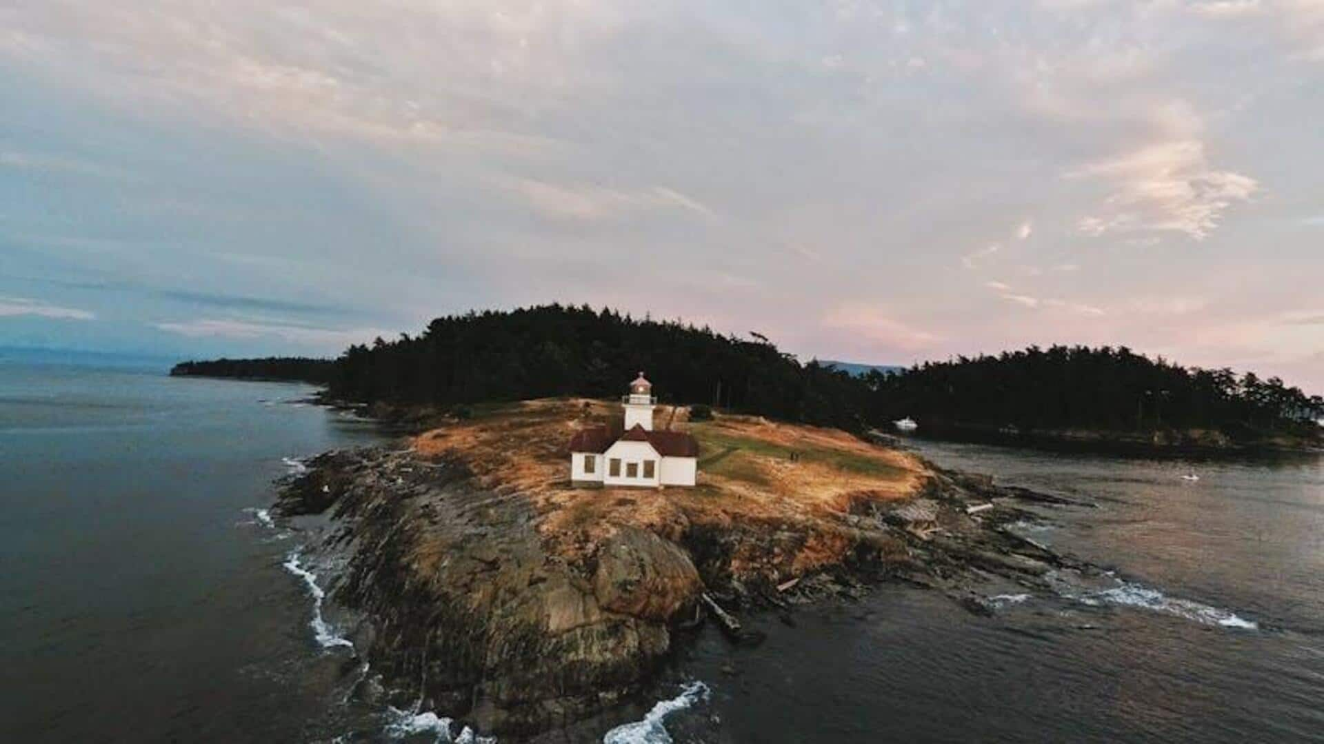 Menikmati Keindahan Mercusuar Lime Kiln, Washington, AS