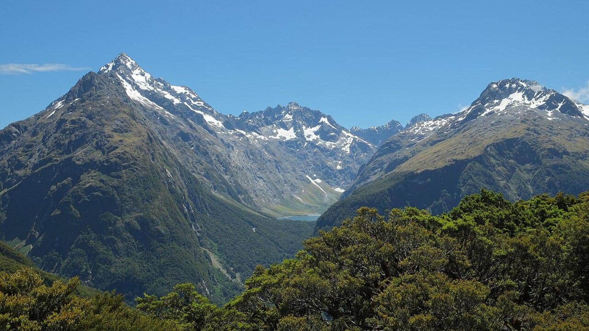 Keindahan Taman Nasional Fiordland di Selandia Baru