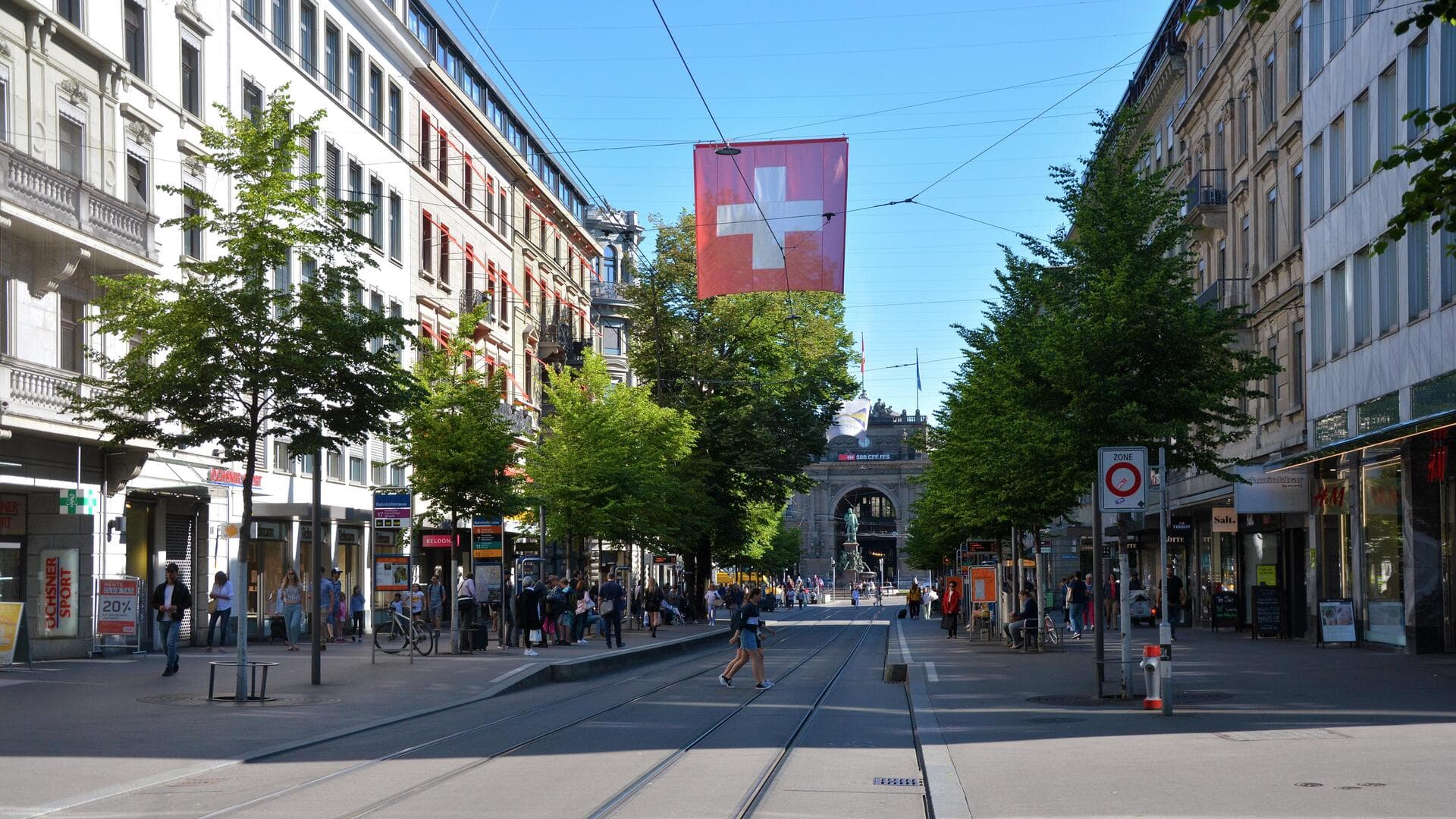 Menjelajahi Surga Belanja Bahnhofstrasse di Zurich