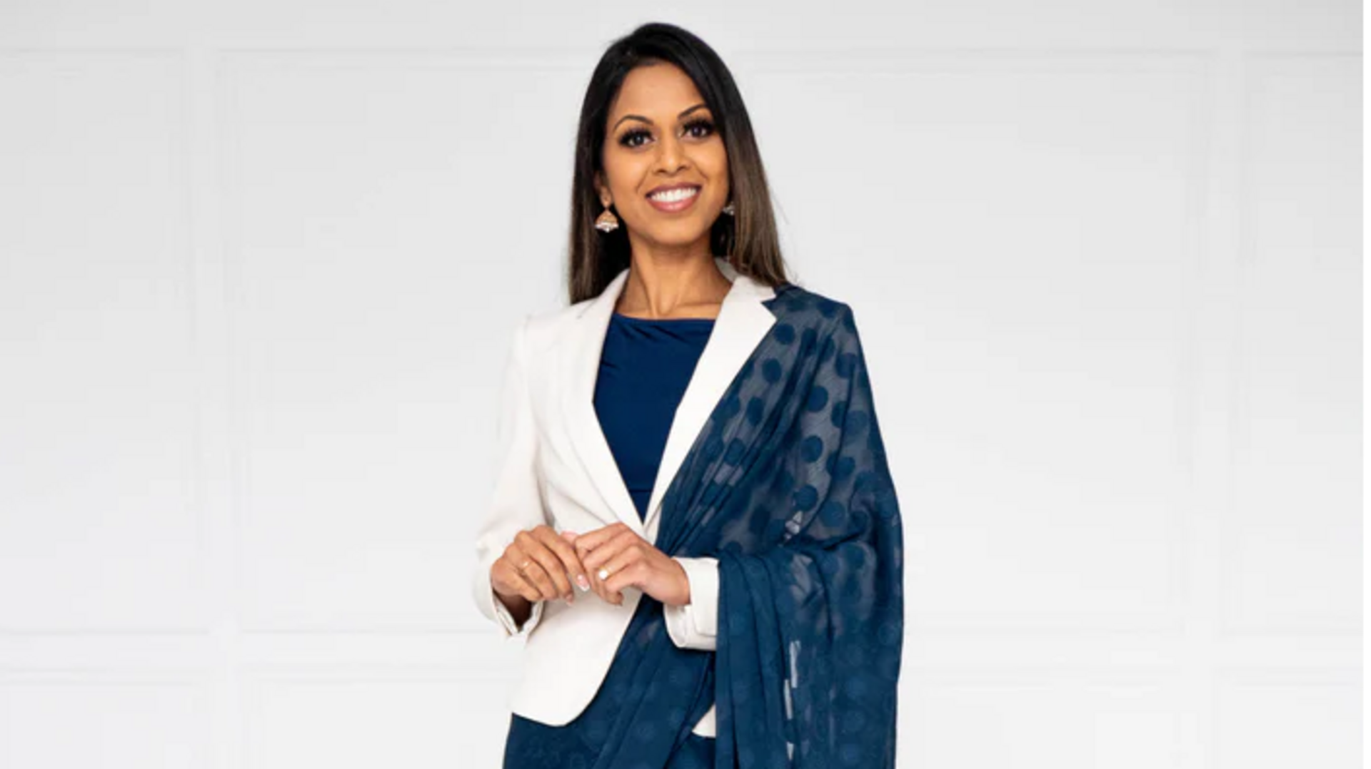 Gaya musim dingin: Cobalah kombinasi etnik dan barat