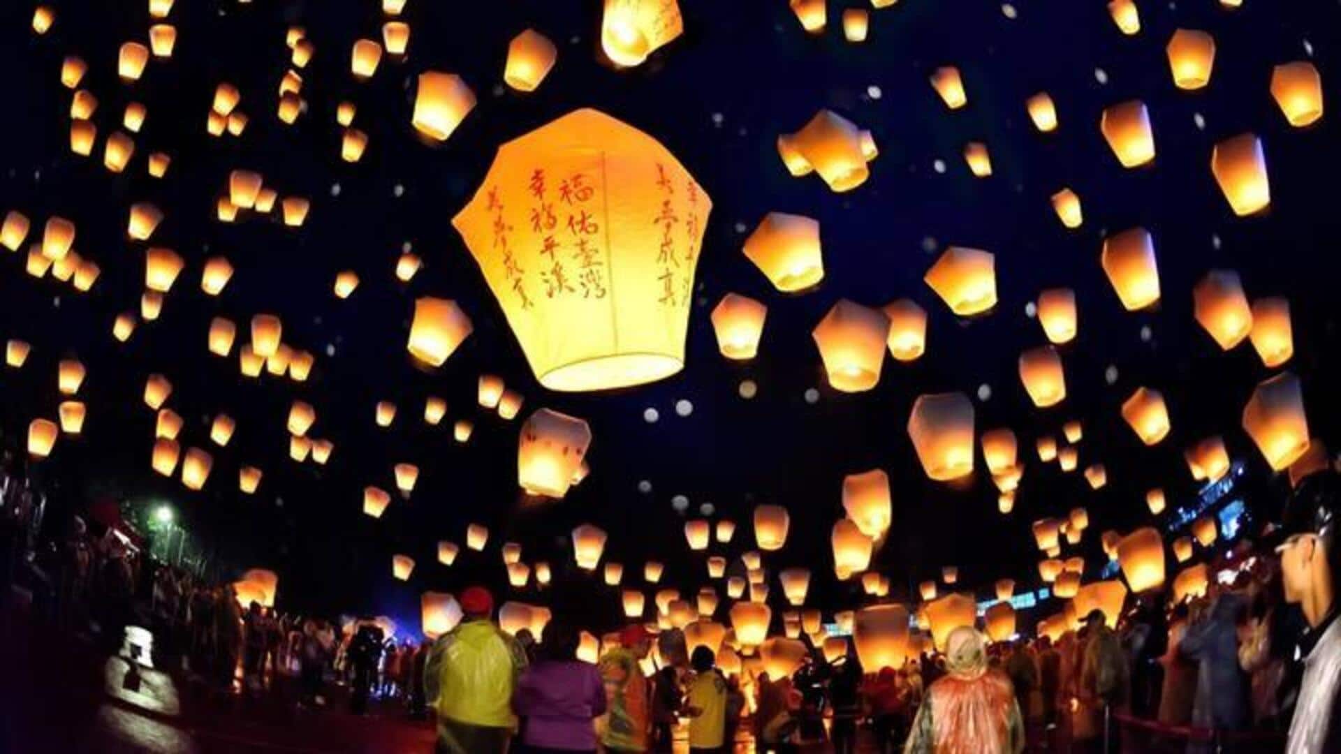 Festival Lampion Pingxi: Cahaya, Tulisan Tangan Berisi Harapan, Ketenangan