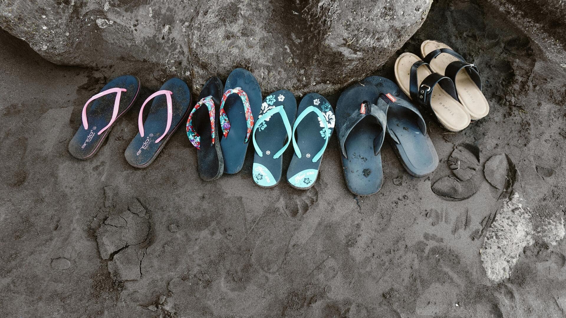 Sandal glamor musim hujan: Panduan gaya untuk hari hujan