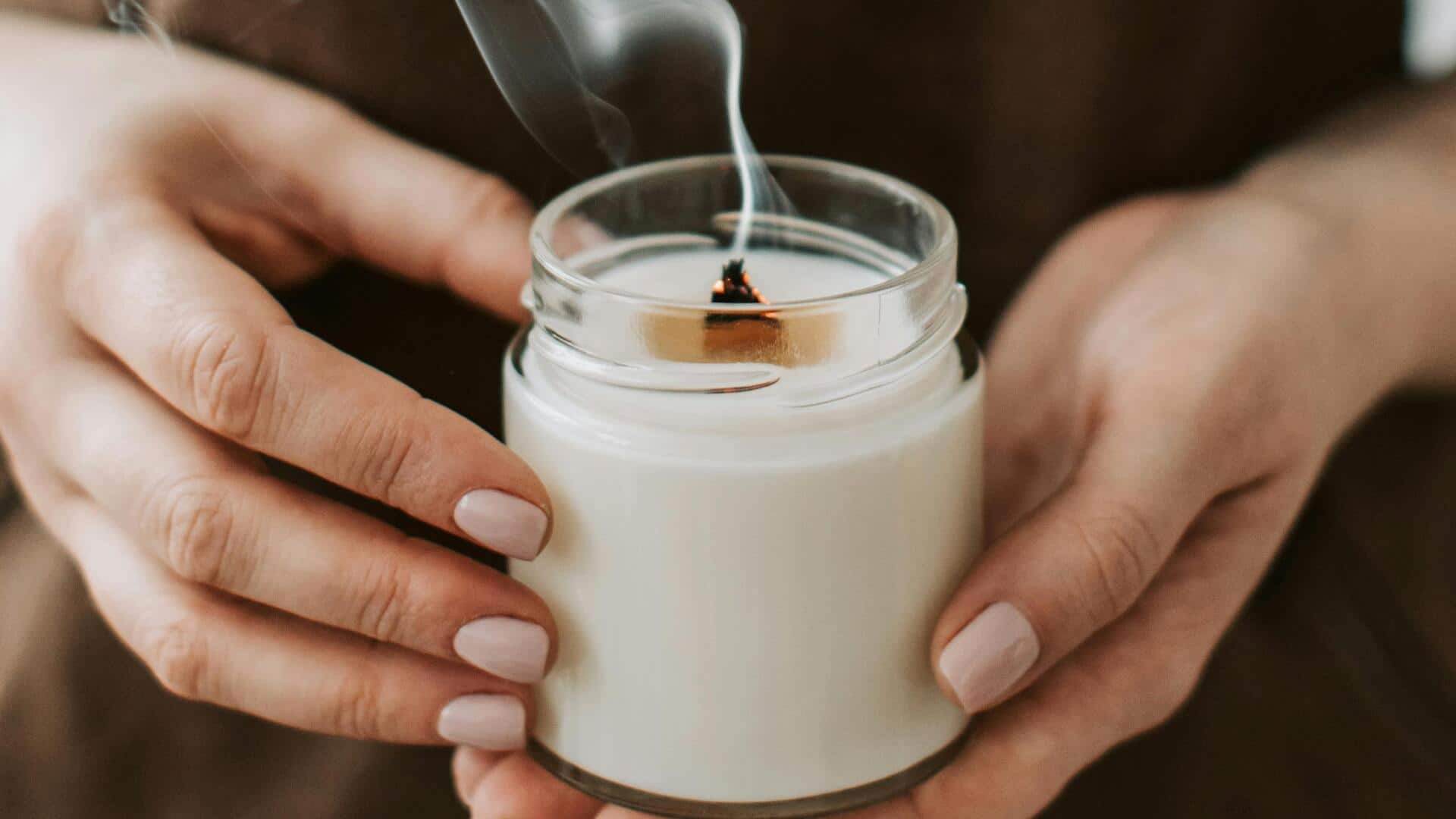 Cara cerdas untuk mendaur ulang lilin di rumah