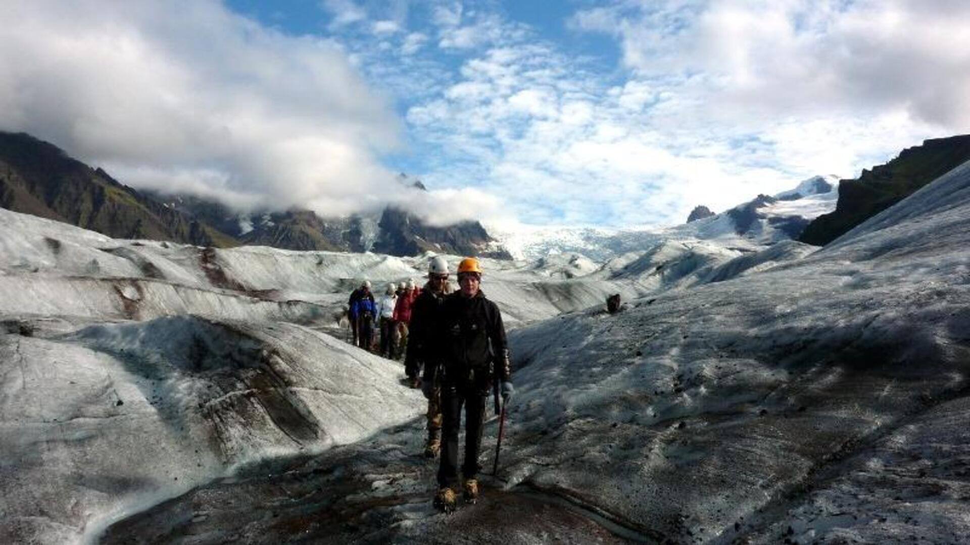 Menemukan Keajaiban Alam di Gua Es Islandia