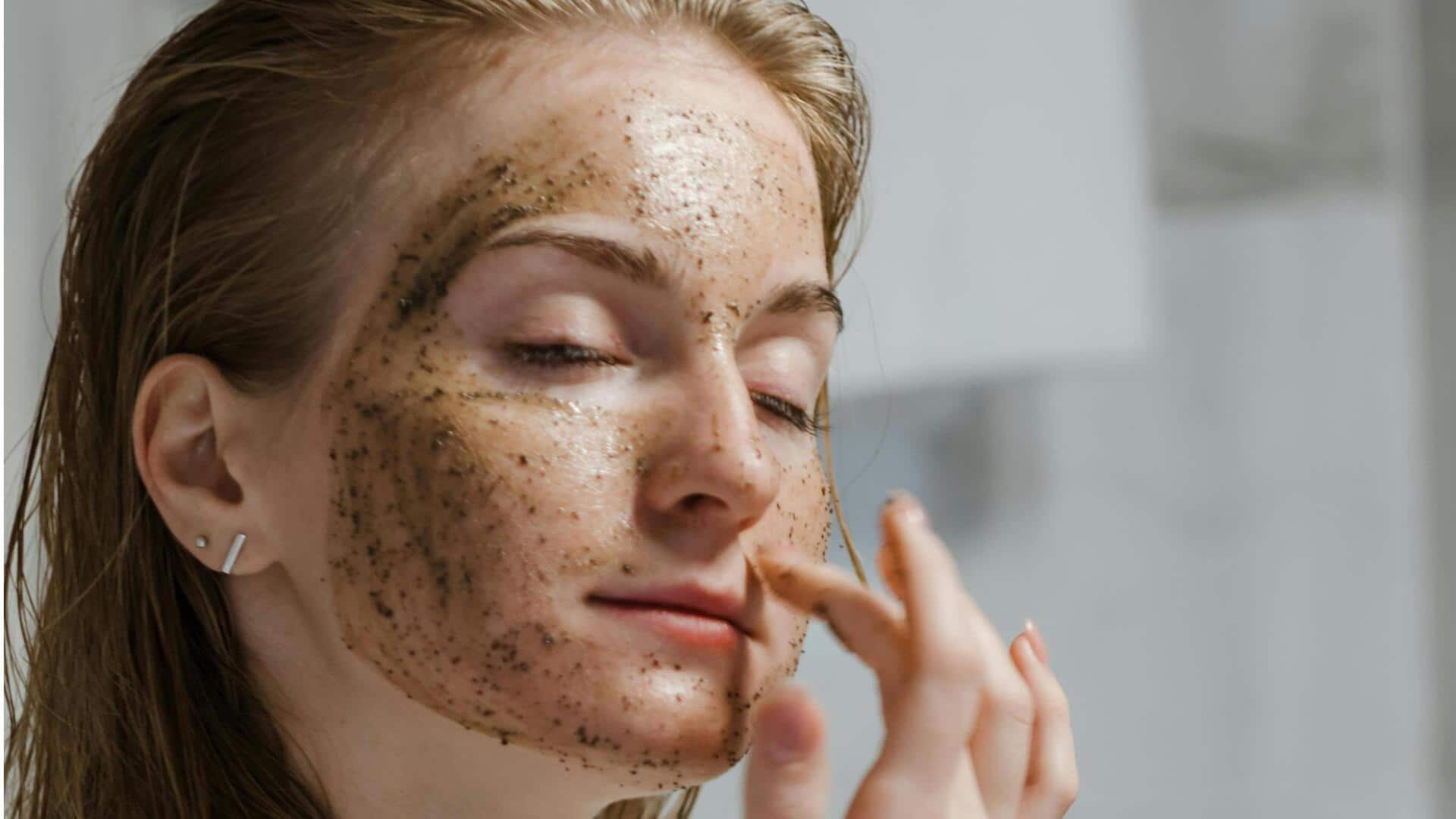 Masker wajah herbal untuk tampilan musim panas India