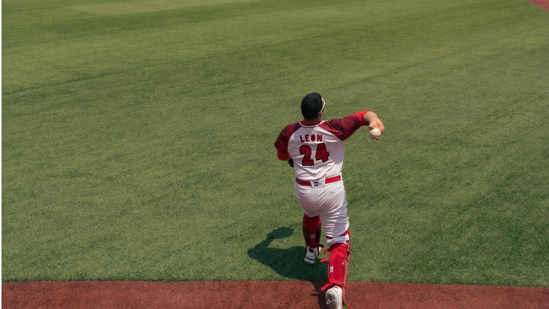 Mengapa lemparan baseball disebut 'Knuckleball'?