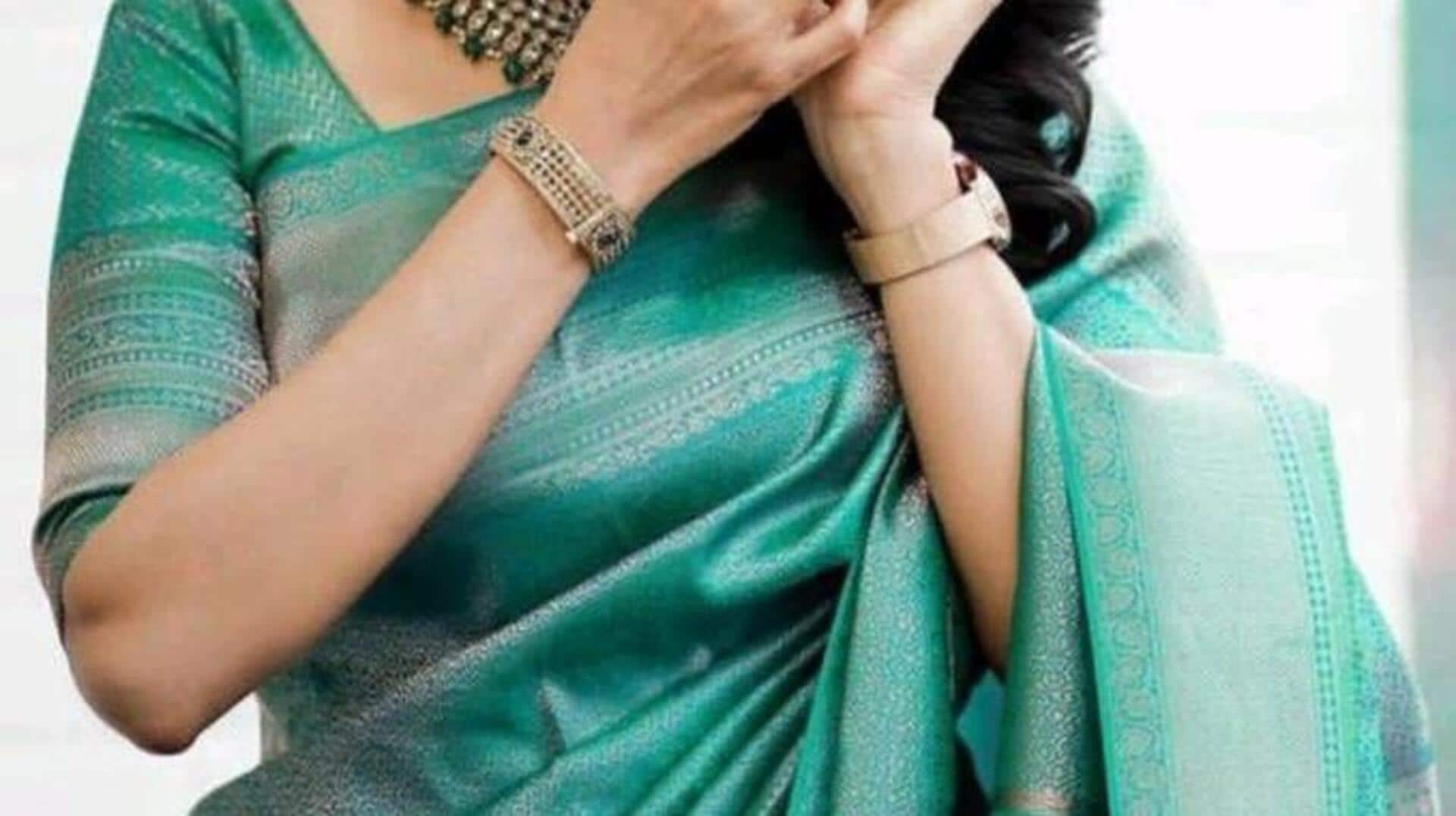 Warna pastel klasik dalam mode musim panas India tradisional