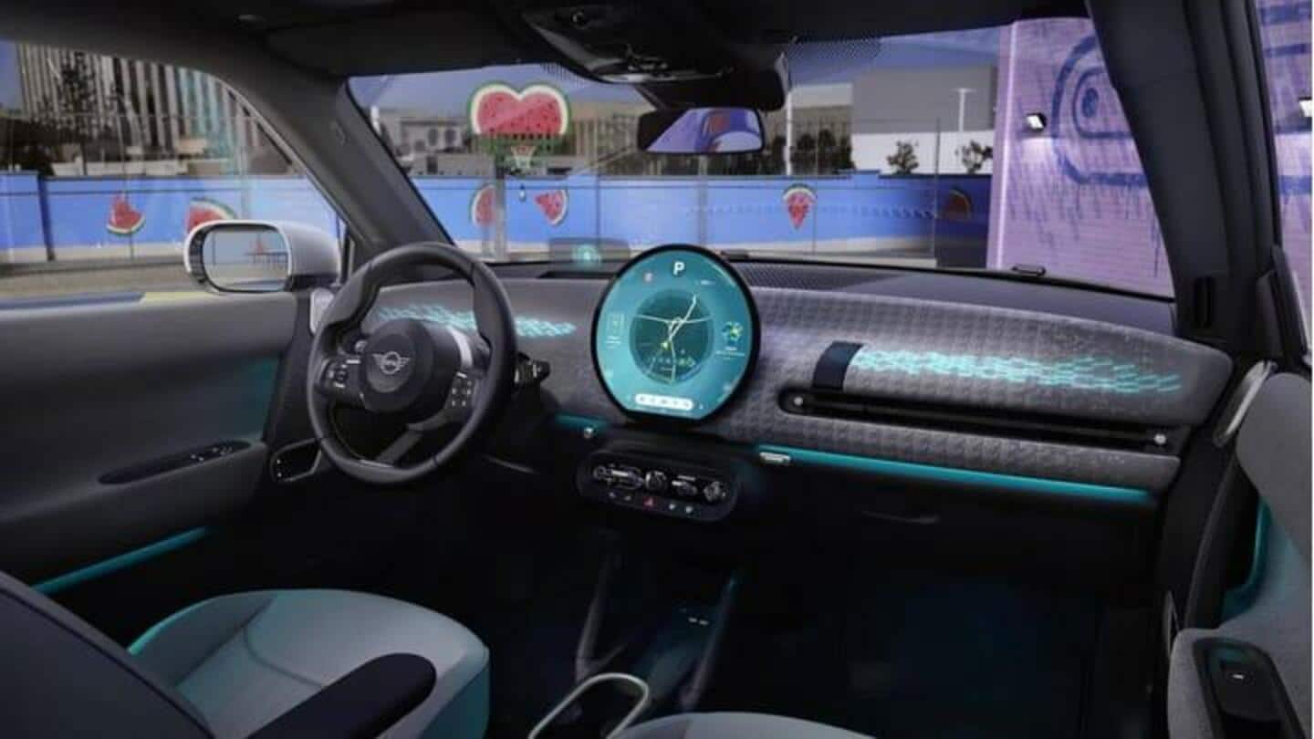 Kabin MINI Cooper 2025 terlihat seperti dari film sci-fi
