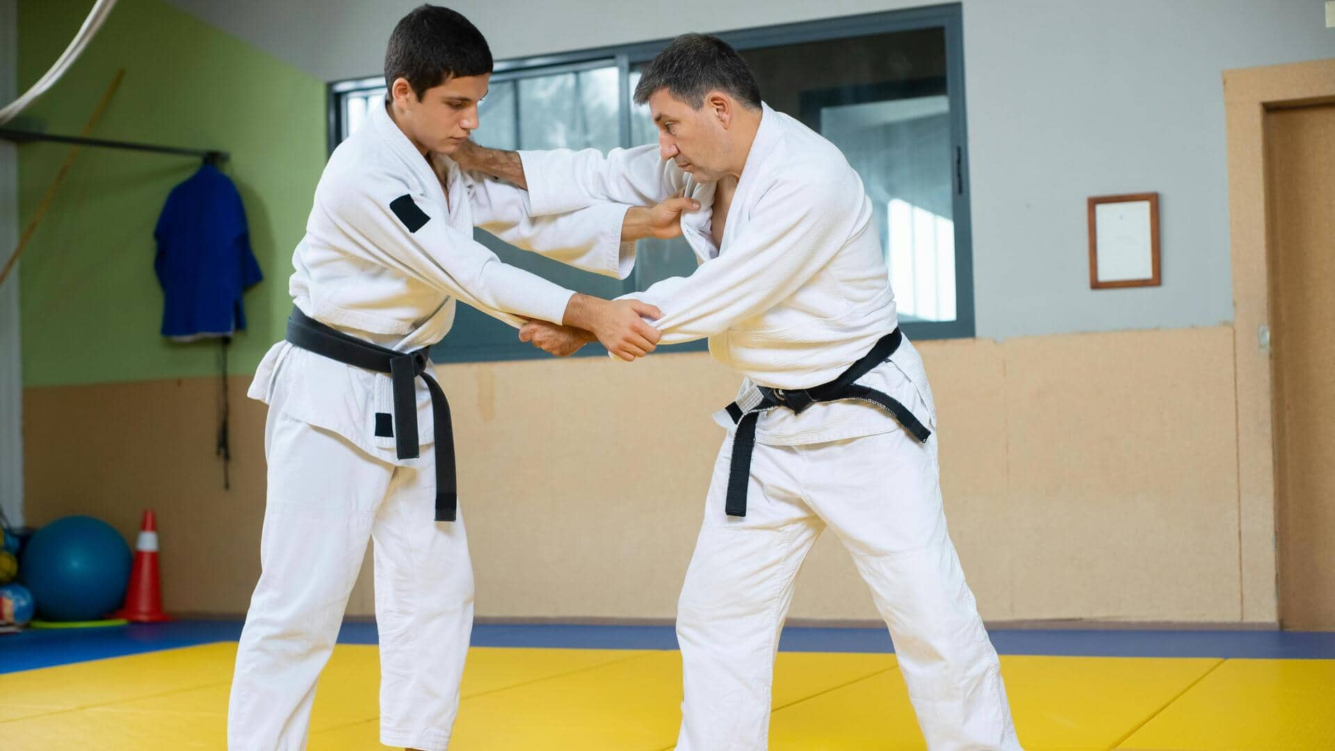 Pentingnya kerah tebal pada seragam judo dalam kompetisi