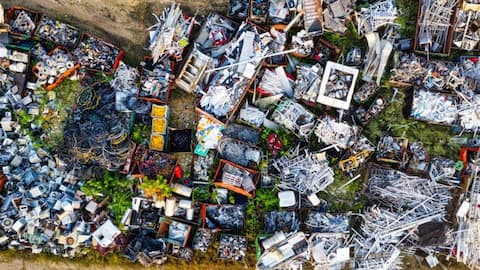 Sumber Daya Tersembunyi dalam Limbah Elektronik Indonesia