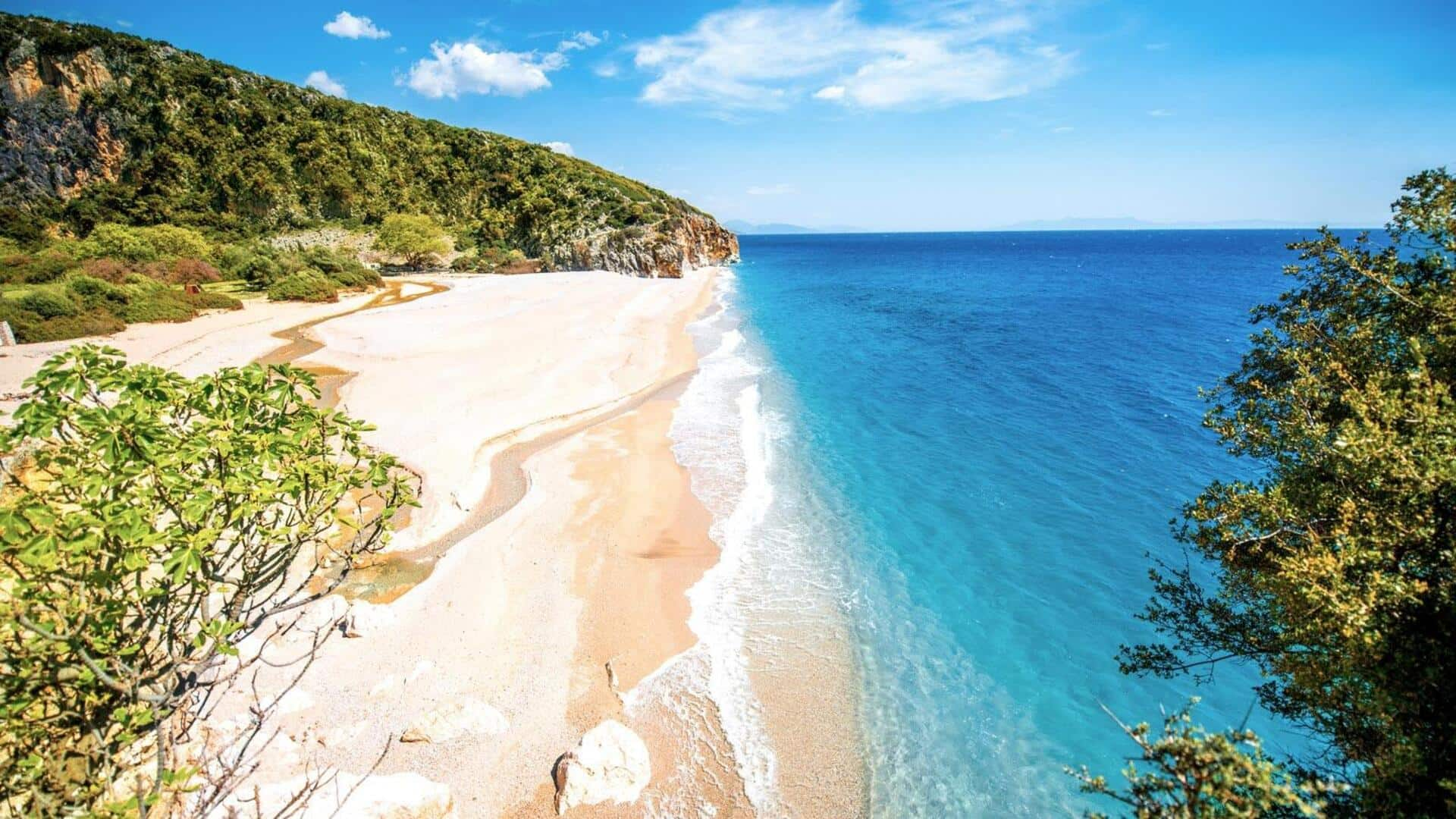 Menjelajahi Riviera Albania Yang Terpencil