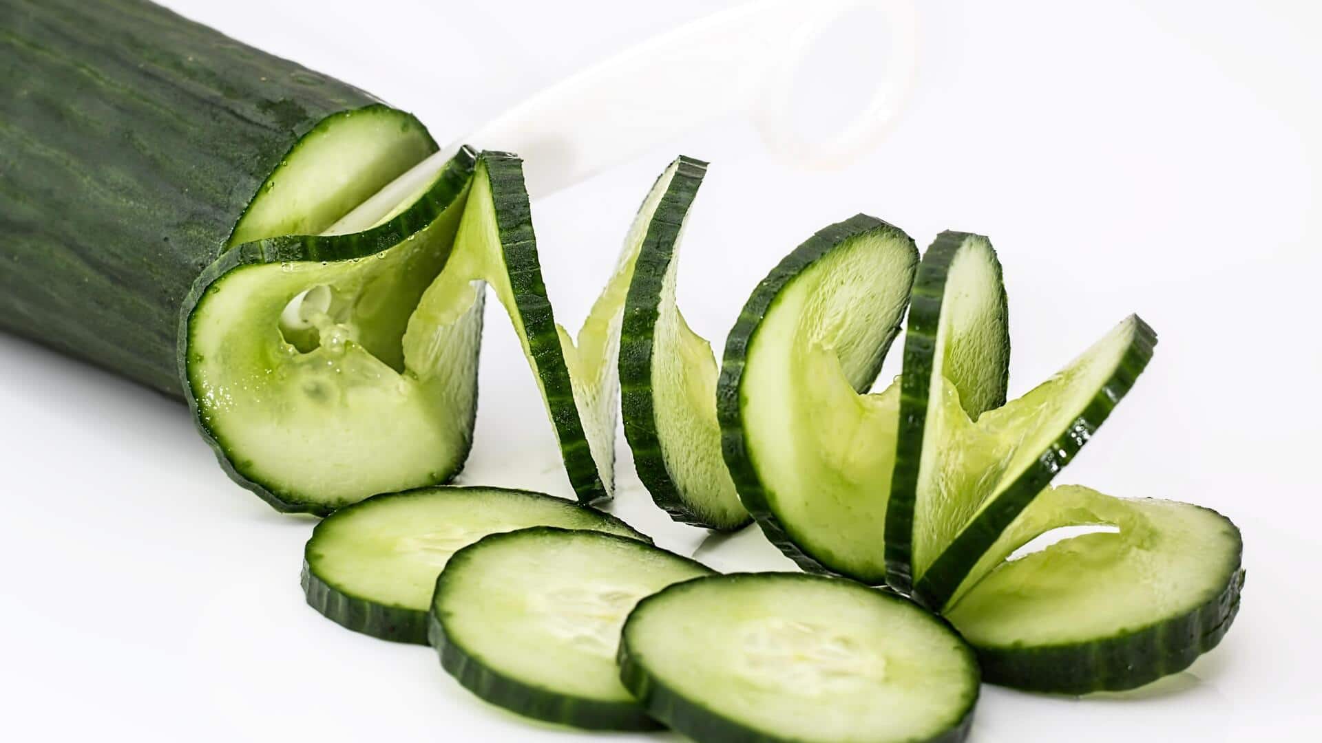 Membuat pola sayuran menawan dengan pita mentimun Membuat pola sayuran menawan dengan pita mentimun