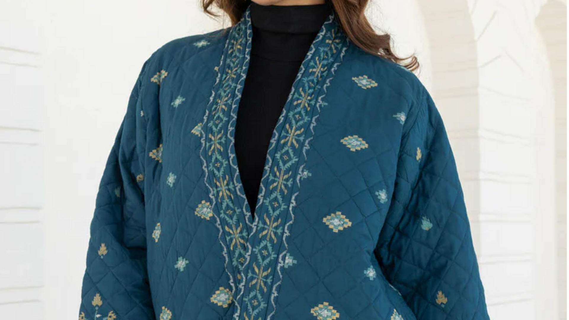 Cara memadukan jaket Jamdani untuk malam musim semi India