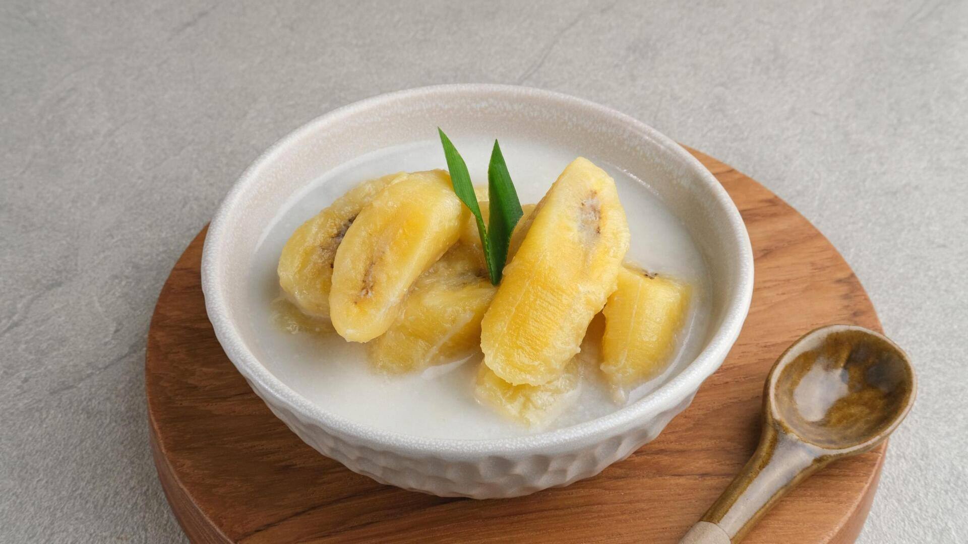 Buah Tropis dalam Hidangan Penutup Indonesia