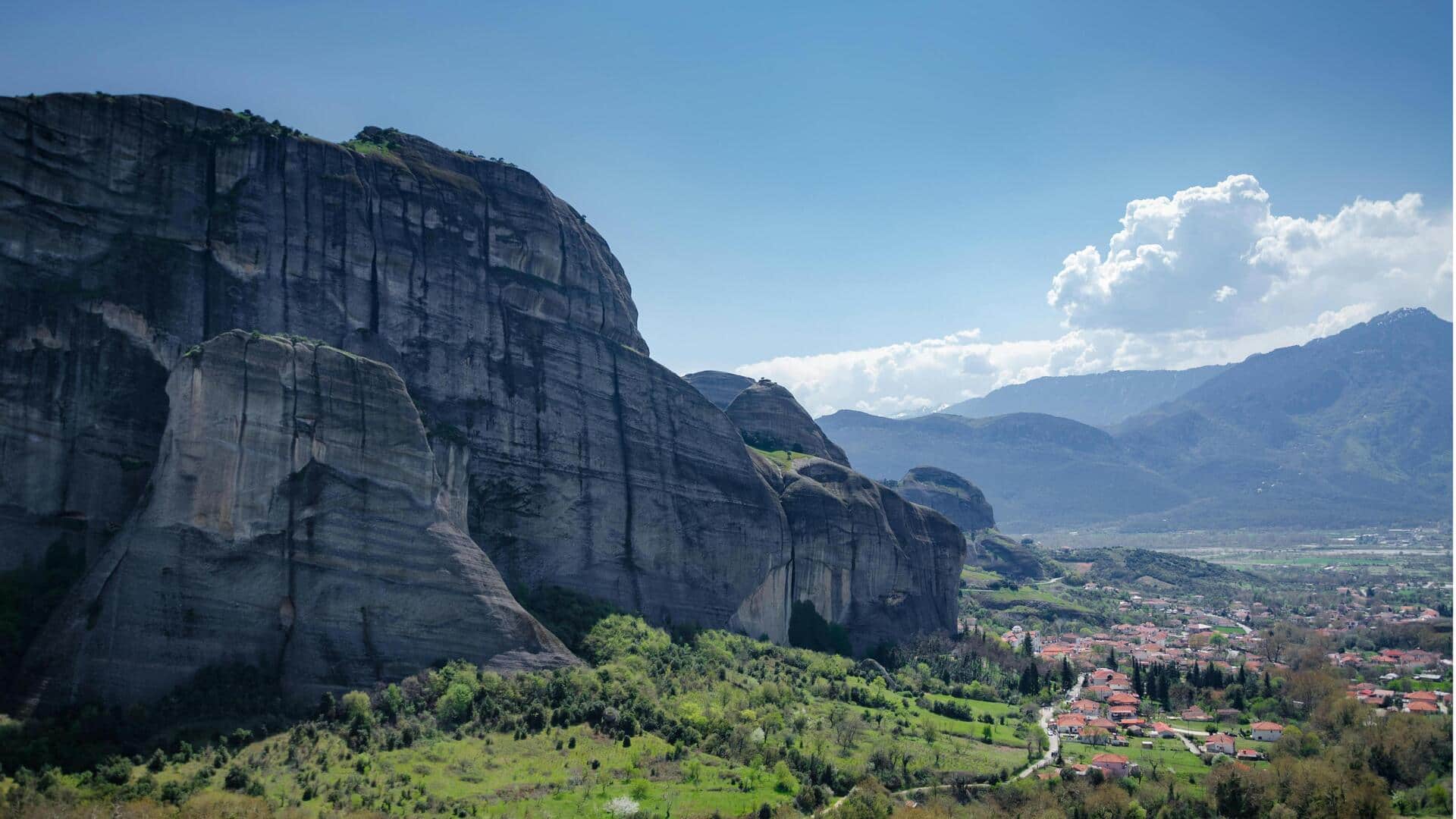 Puncak Meteora Yunani: Jelajahi Jalur Pendakian yang Megah