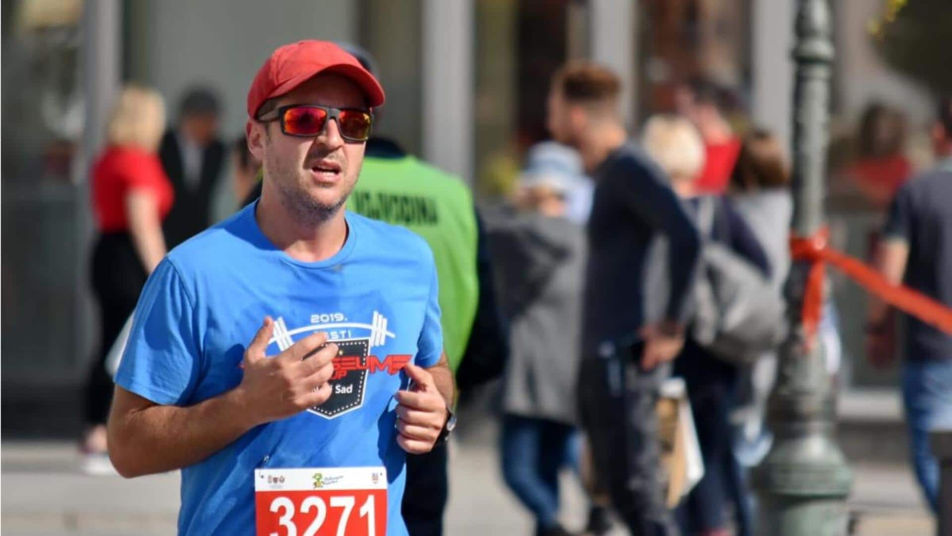 Mengapa pelari cepat memakai kacamata hitam, bahkan di hari mendung?