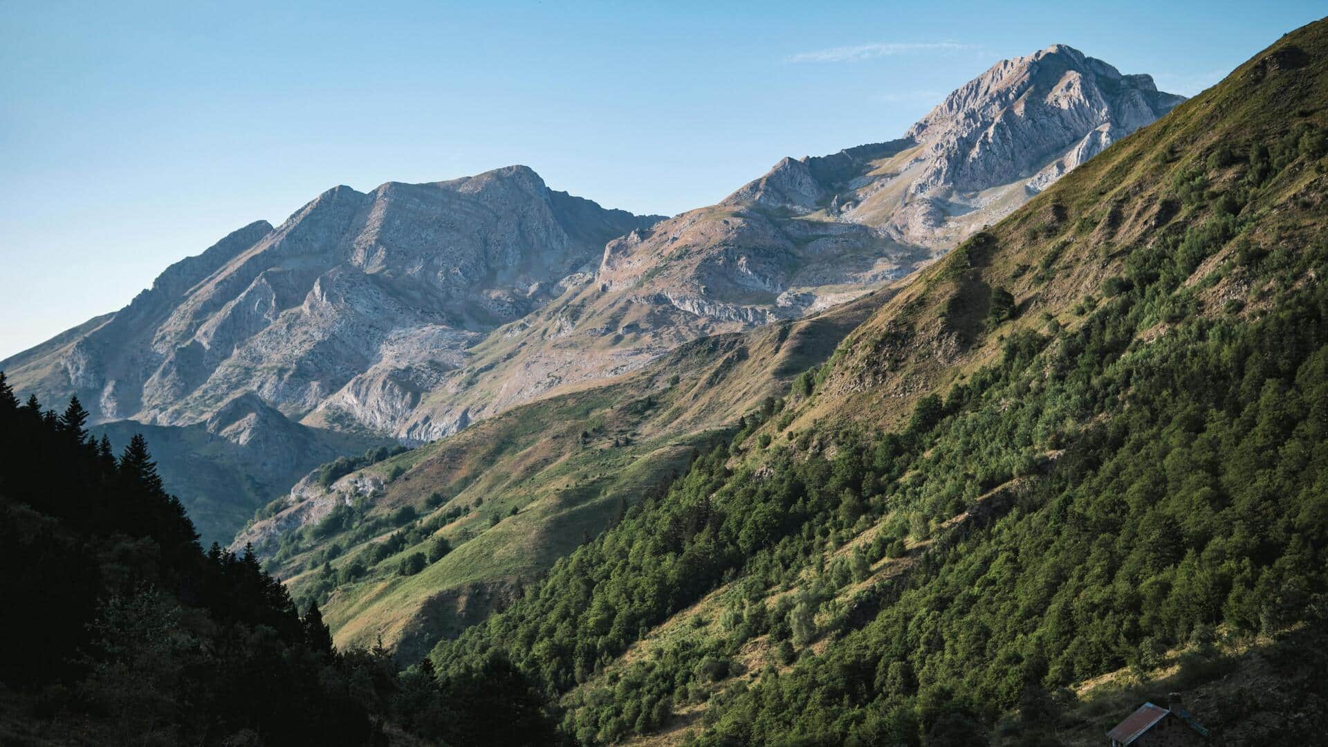 Temukan Lima Desa Spa Pegunungan Prancis yang Tenang