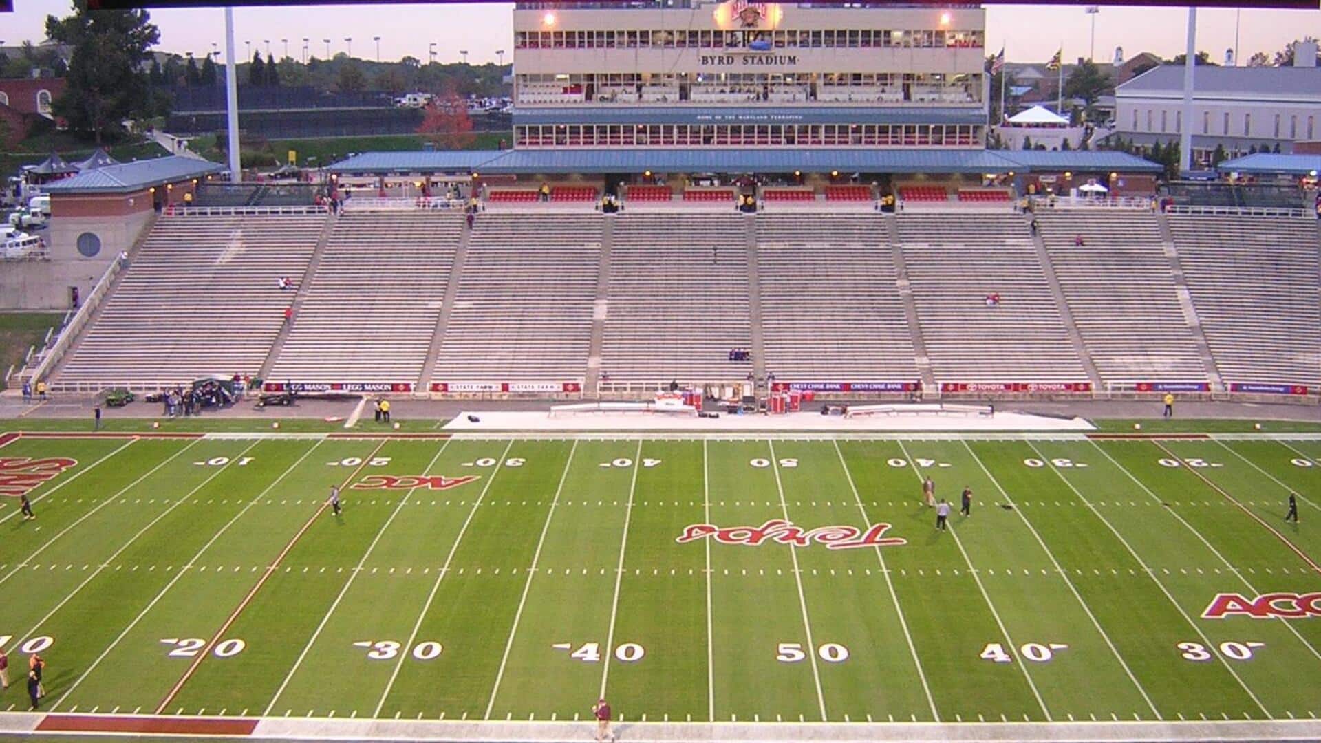 Mengapa garis lapangan American football begitu presisi?