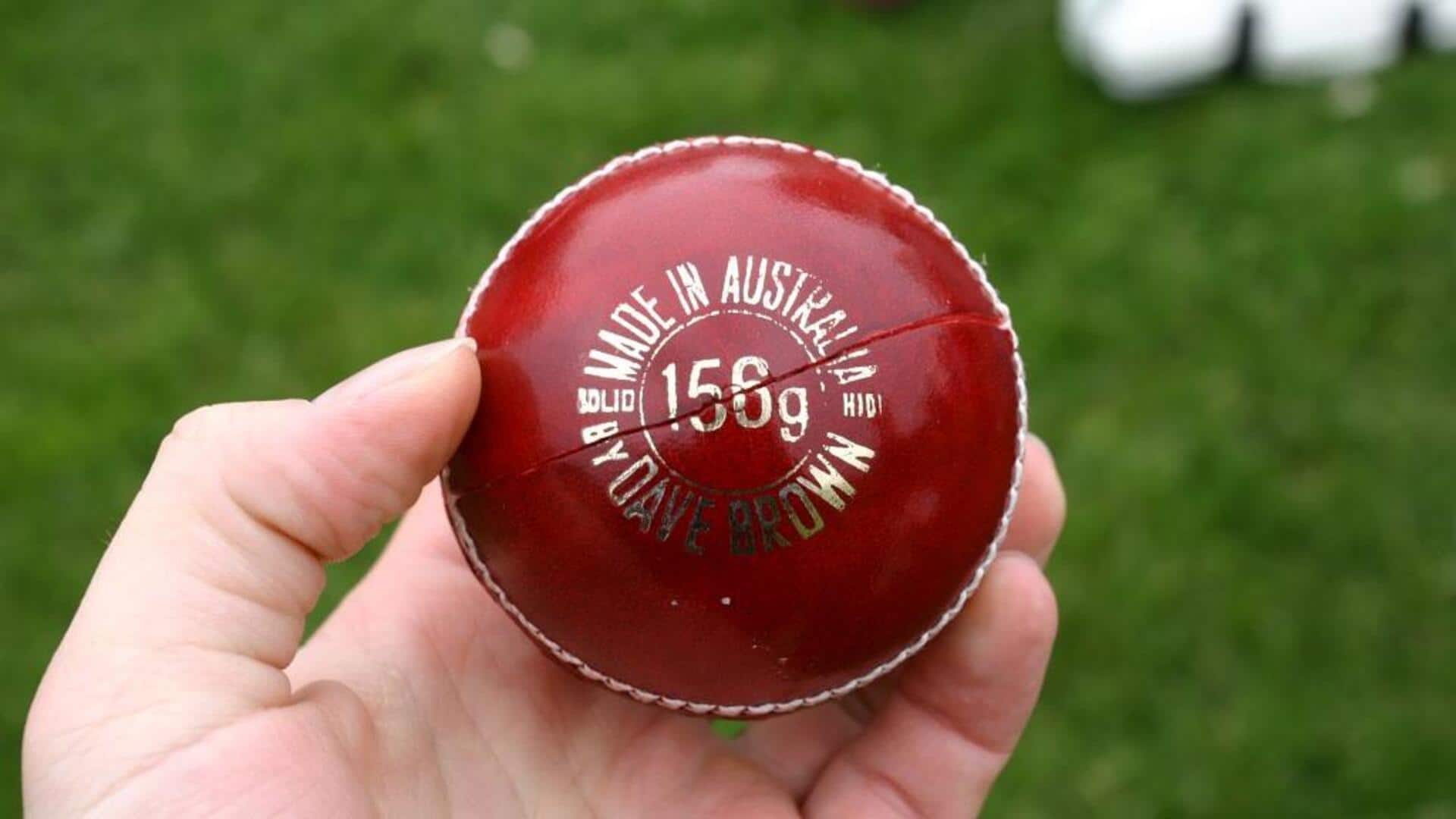 Mengapa bola kriket tradisional berwarna merah?