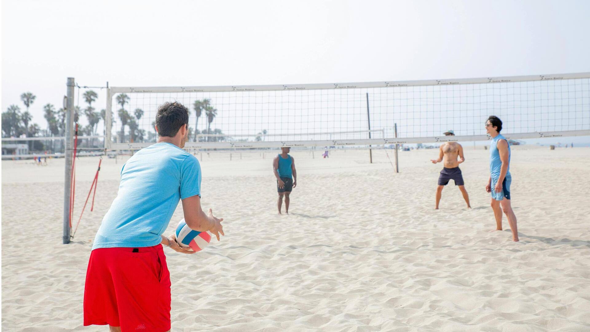 Mengapa pemain voli pantai menggunakan isyarat tangan?