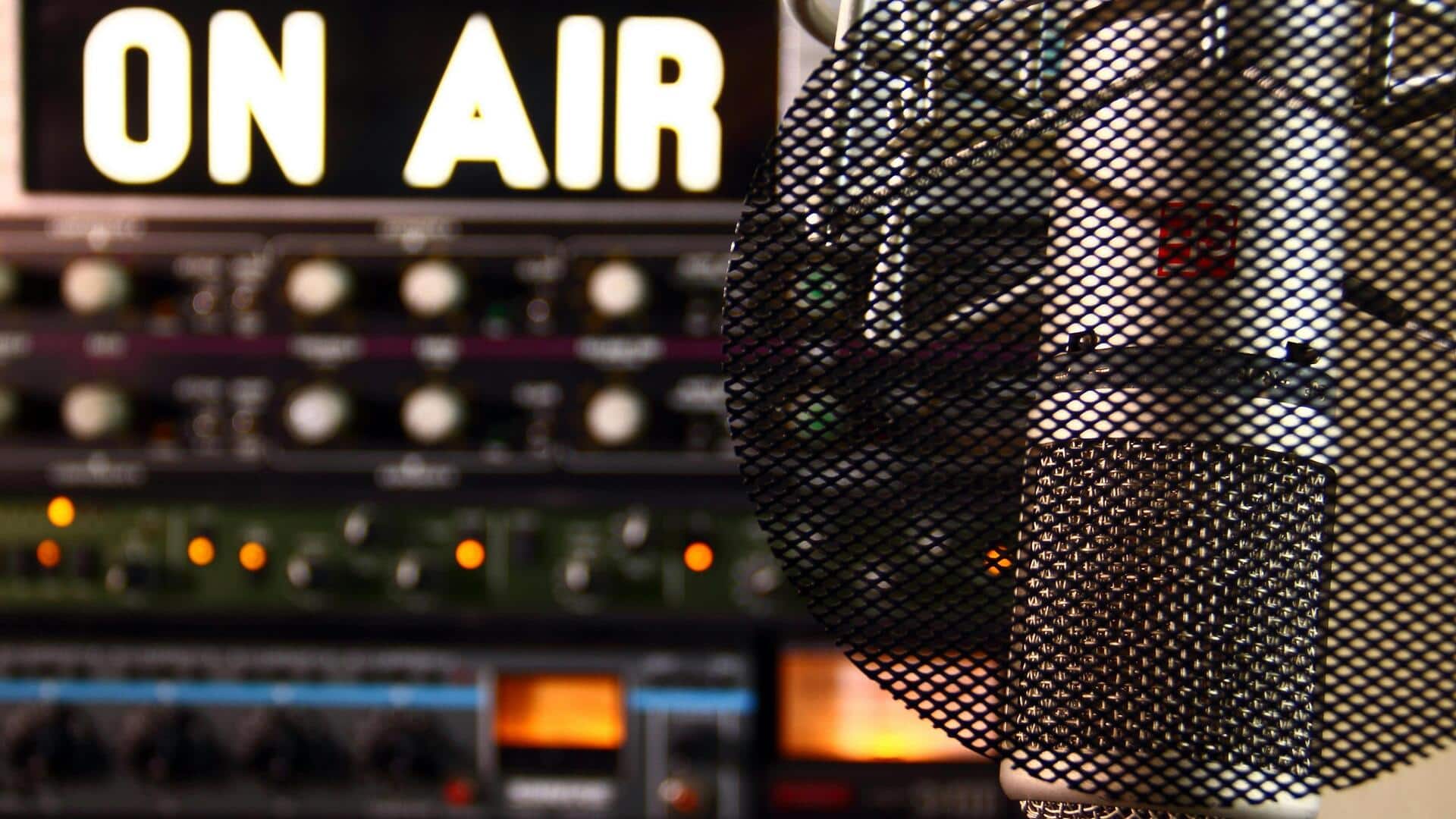 Stasiun Radio Bajak Laut dan Evolusi Musik