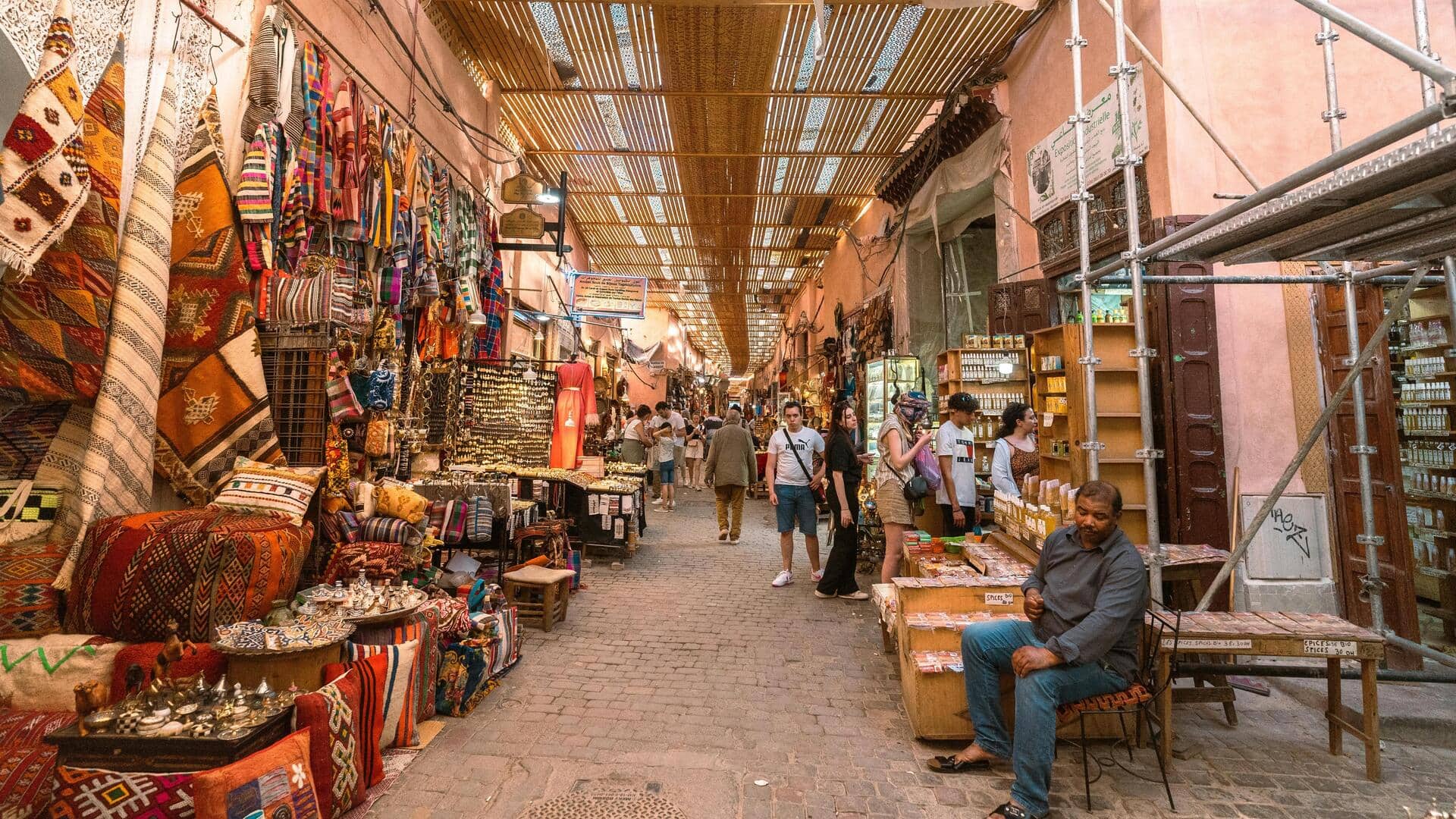 Pasar Berwarna-warni di Marrakesh untuk Kerajinan Unik