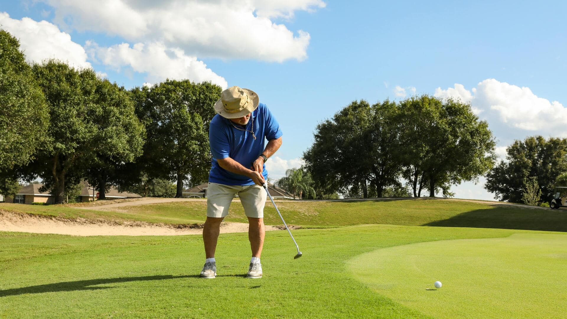 Mengapa golf dimainkan di permukaan berumput? Mengapa golf dimainkan di permukaan berumput?