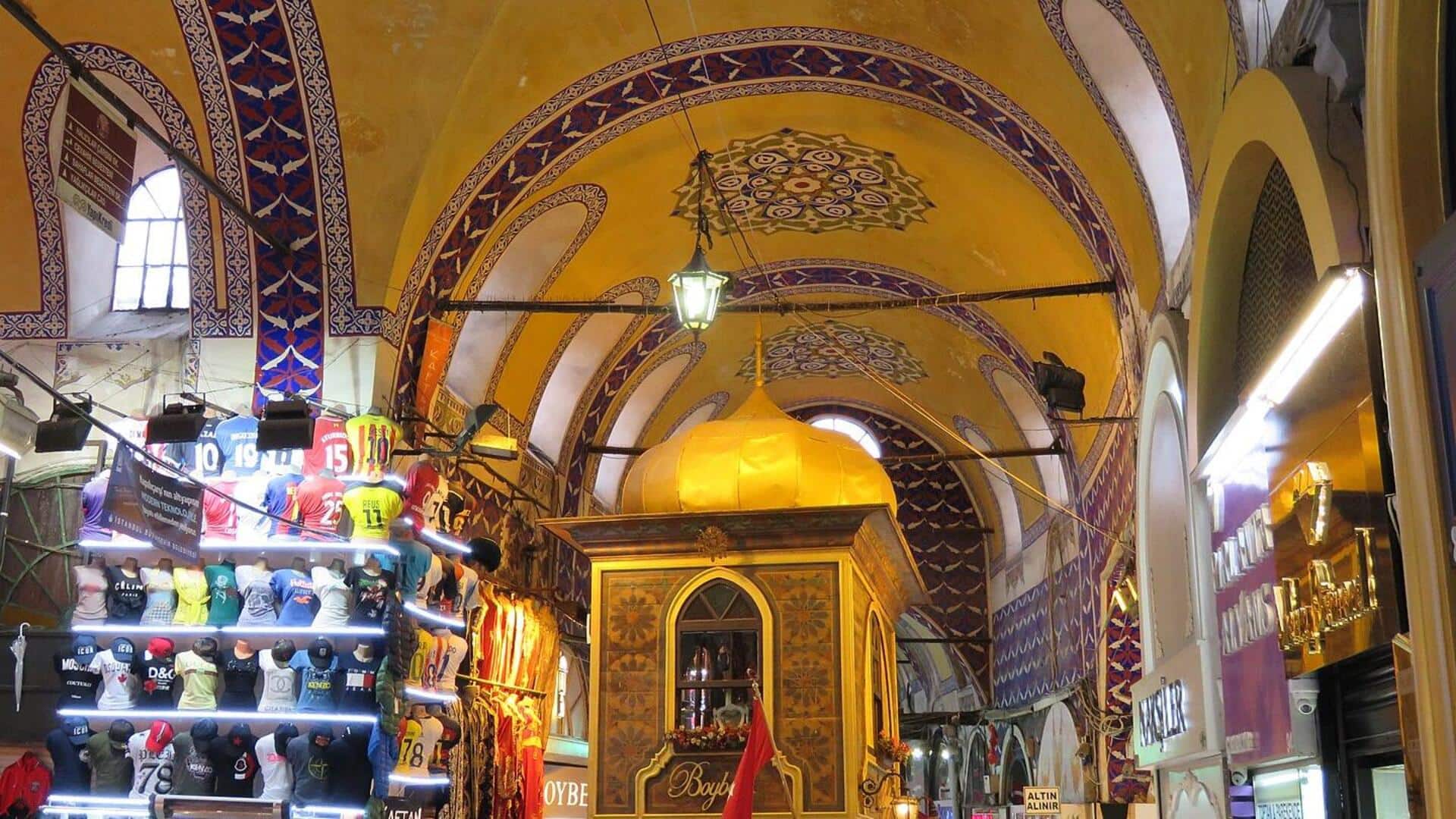 Menjelajahi Bazar Istanbul yang Berwarna-warni Menjelajahi Bazar Istanbul yang Berwarna-warni